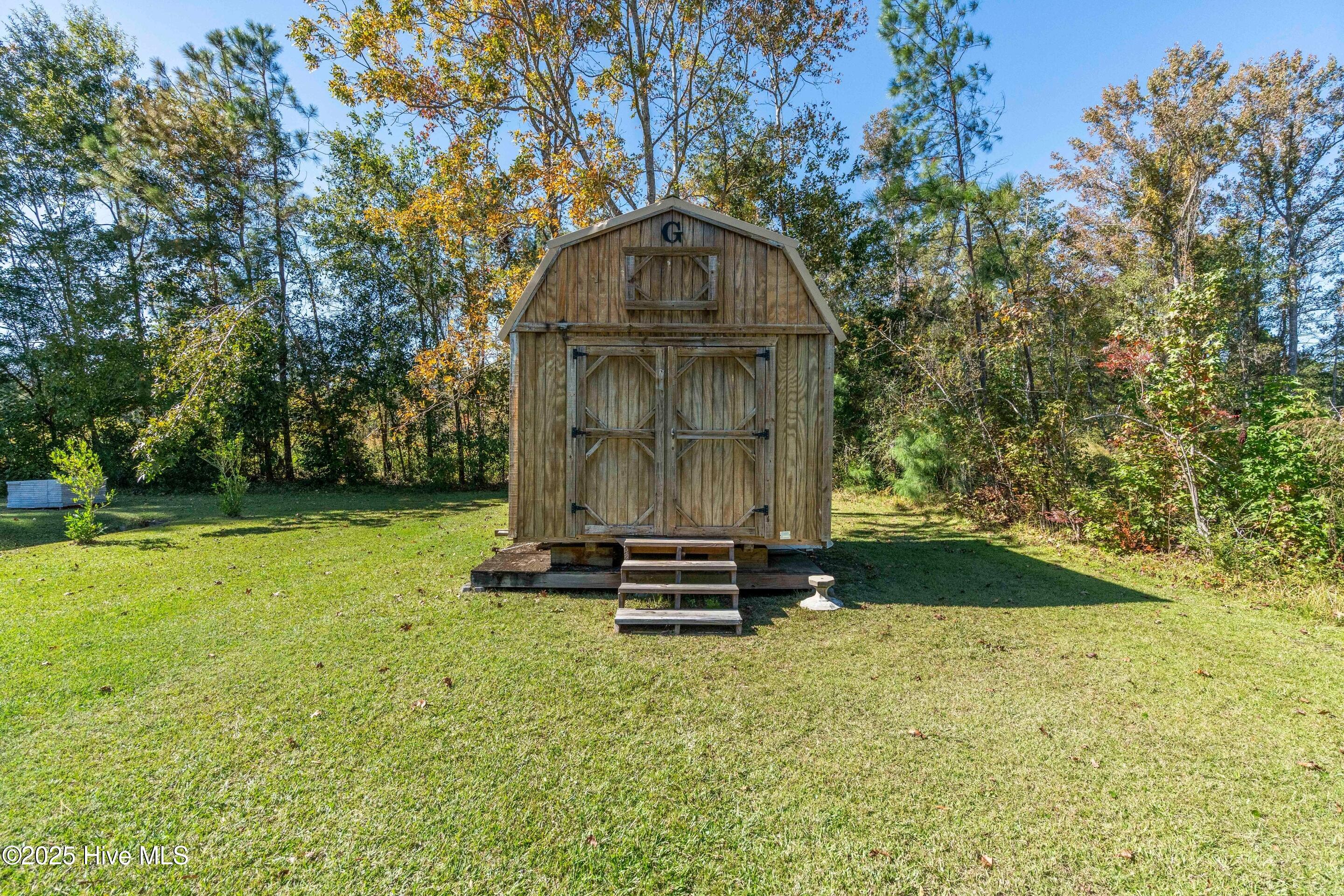 Homes for sale in Lake Waccamaw, NC | 198 Jefferson Rd, Lake Waccamaw, NC 28450 | MLS# 100538312