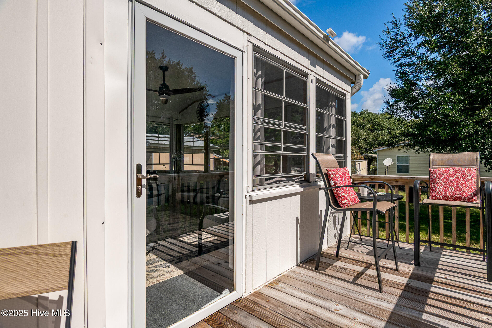 100535195 | Photo 27