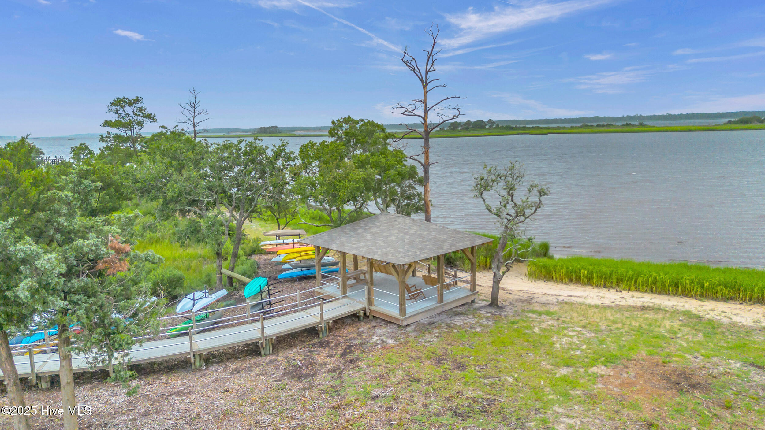 100544145 | Photo 46