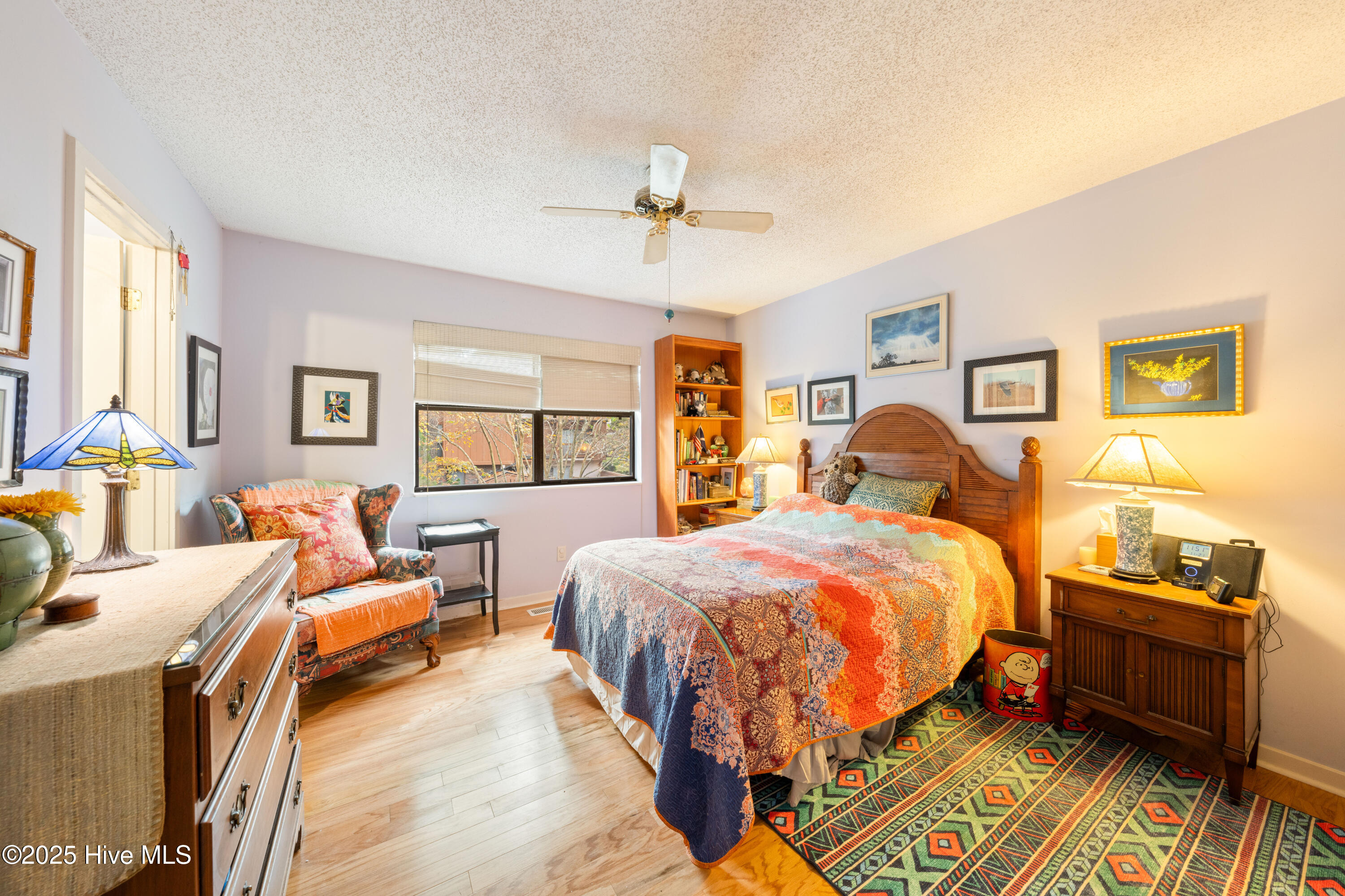 100543776 | Photo 46