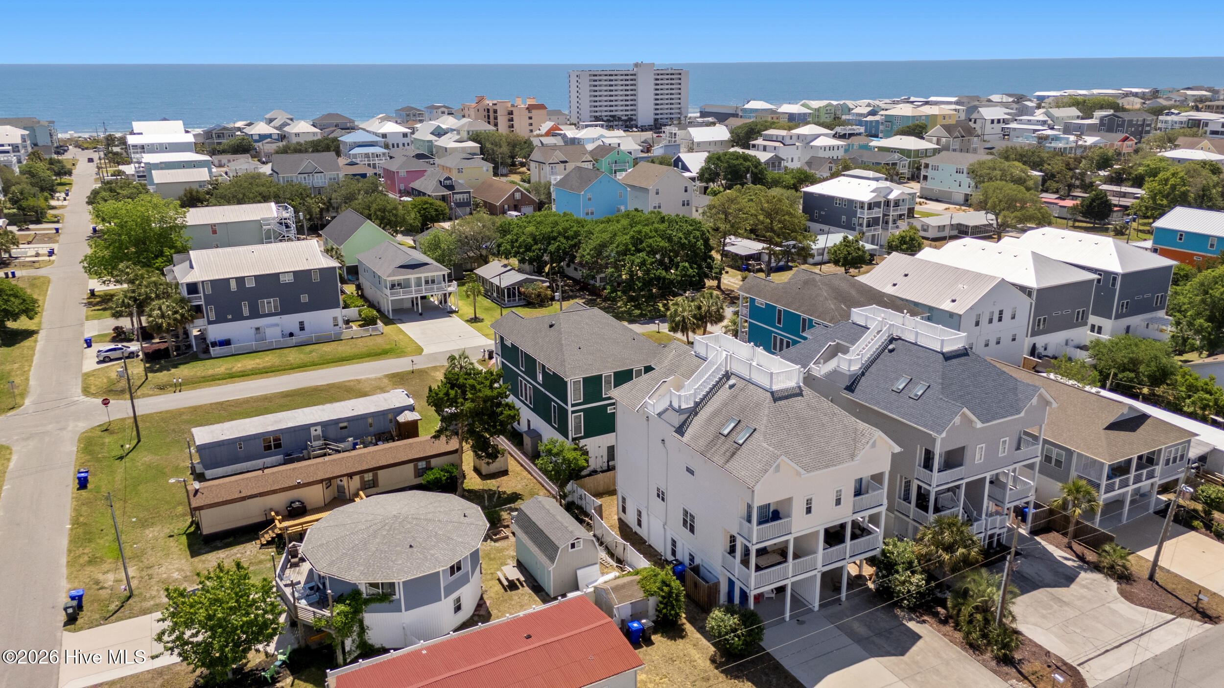 100559855 | Photo 44