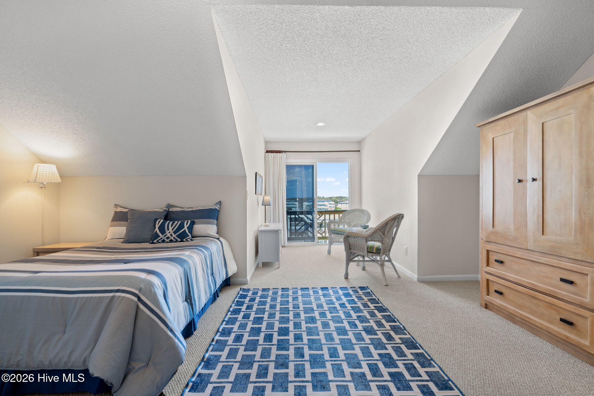 100564917 | Photo 45