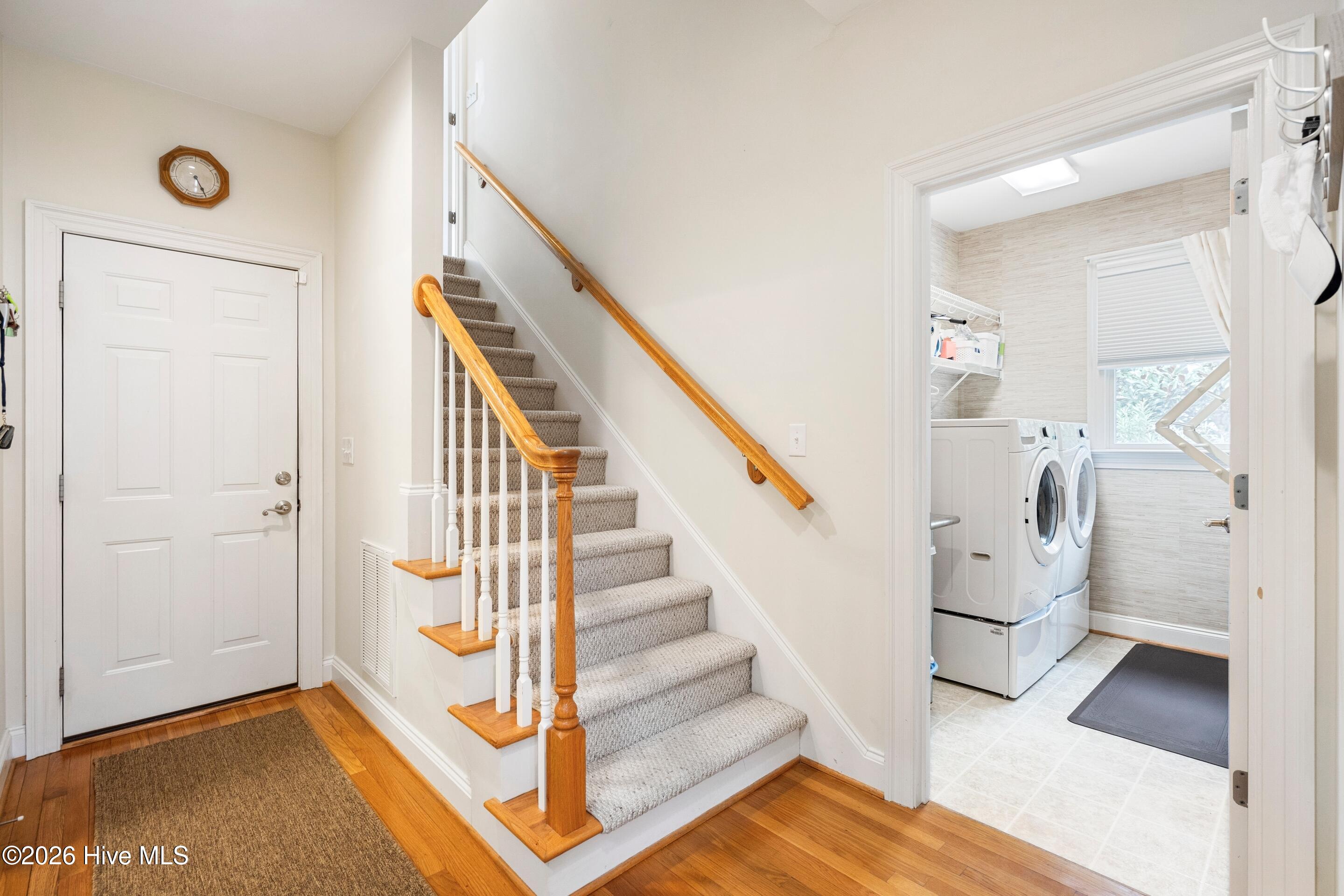 100548933 | Photo 32