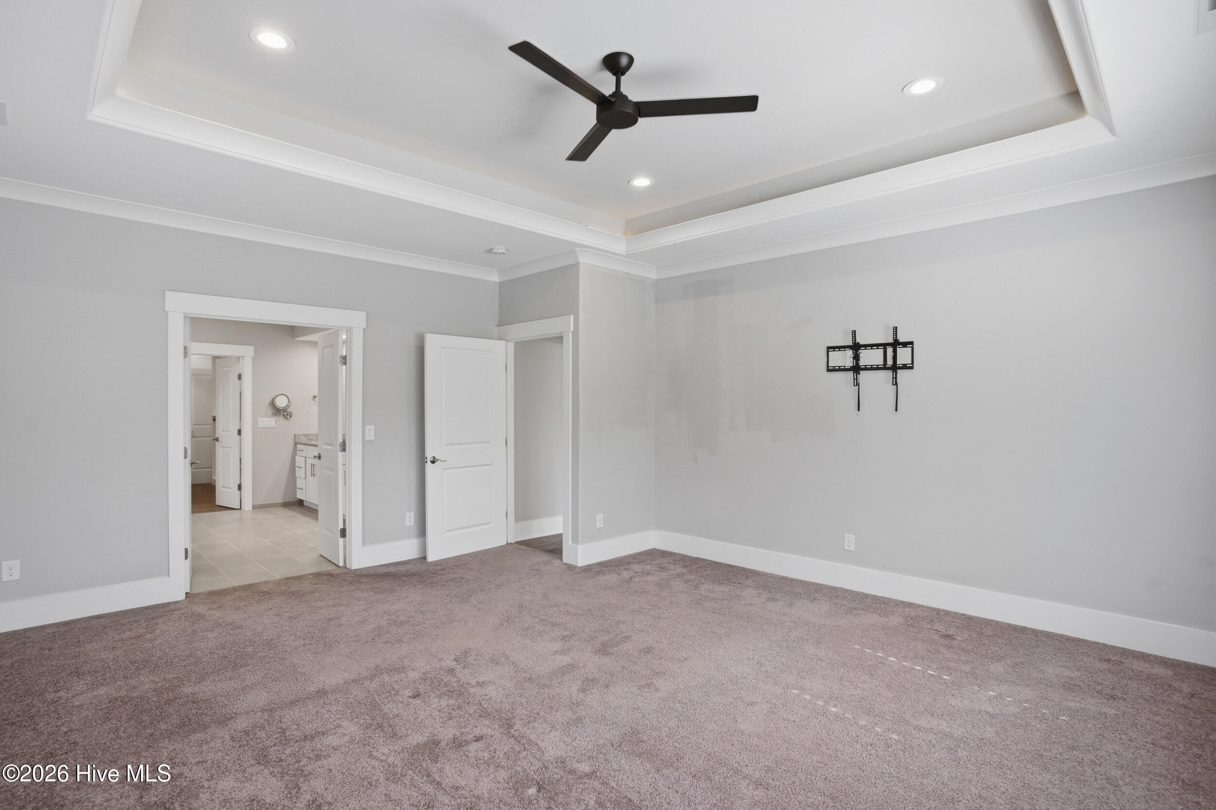 100561233 | Photo 21