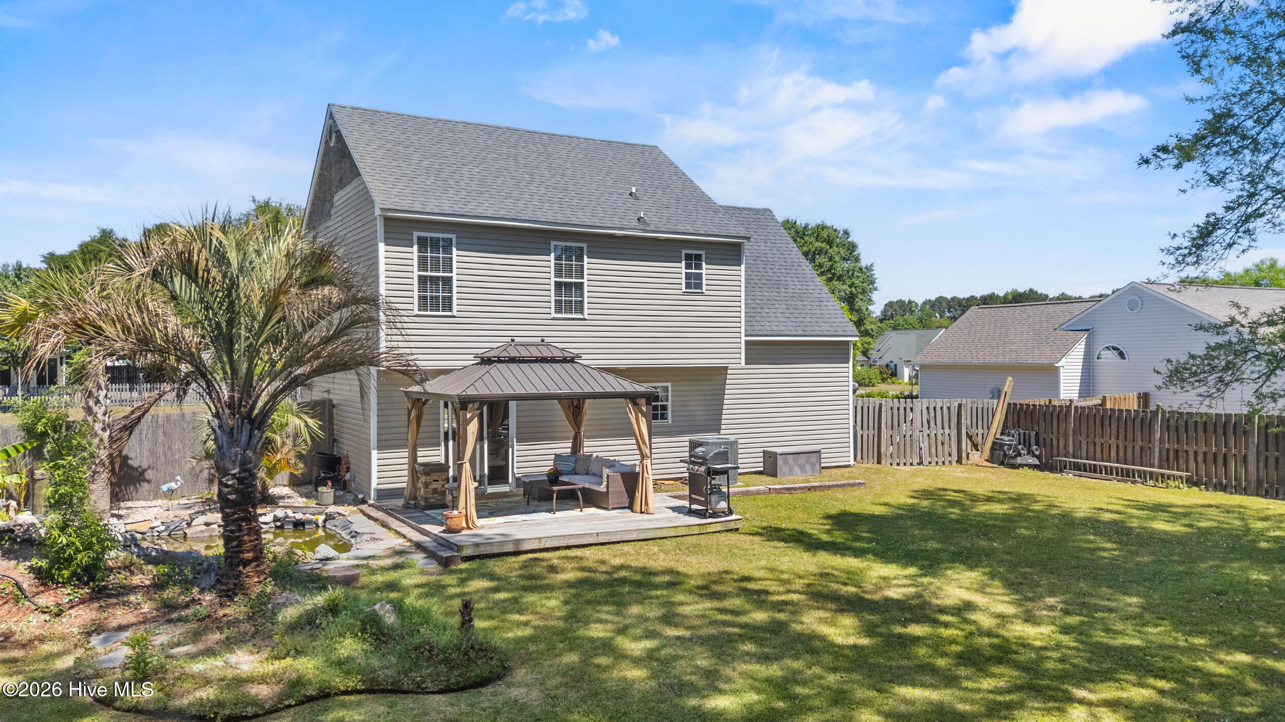 100569282 | Photo 40