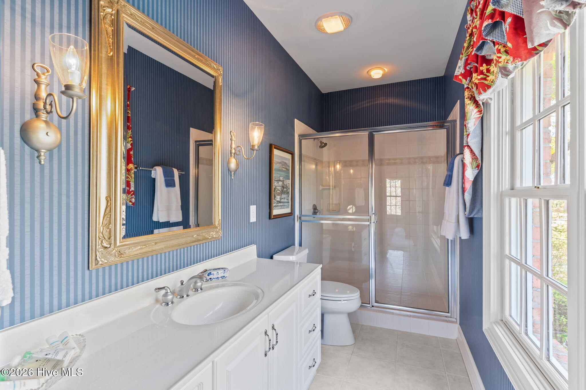 100564418 | Photo 34