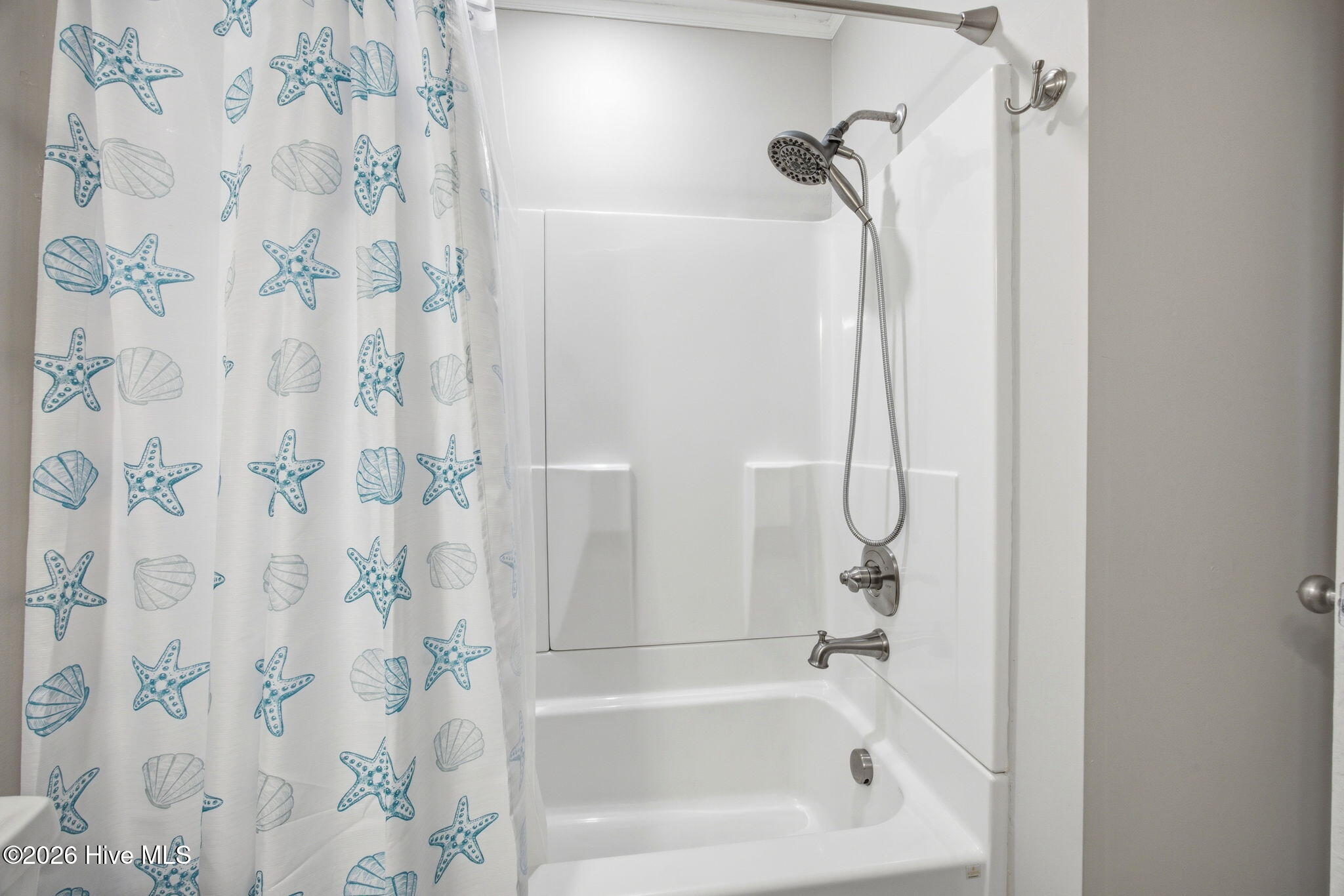 100569426 | Photo 36