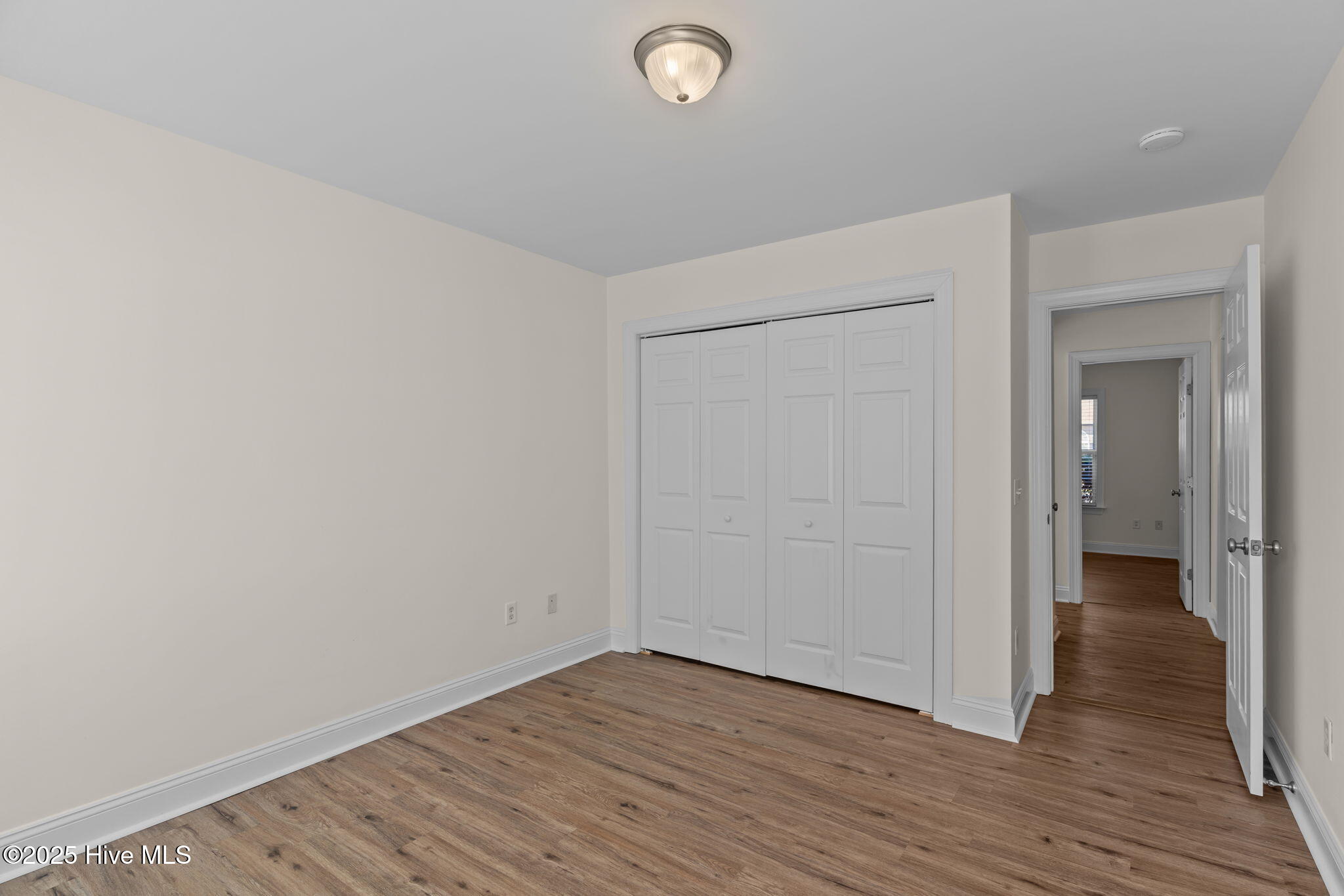 100537939 | Photo 42