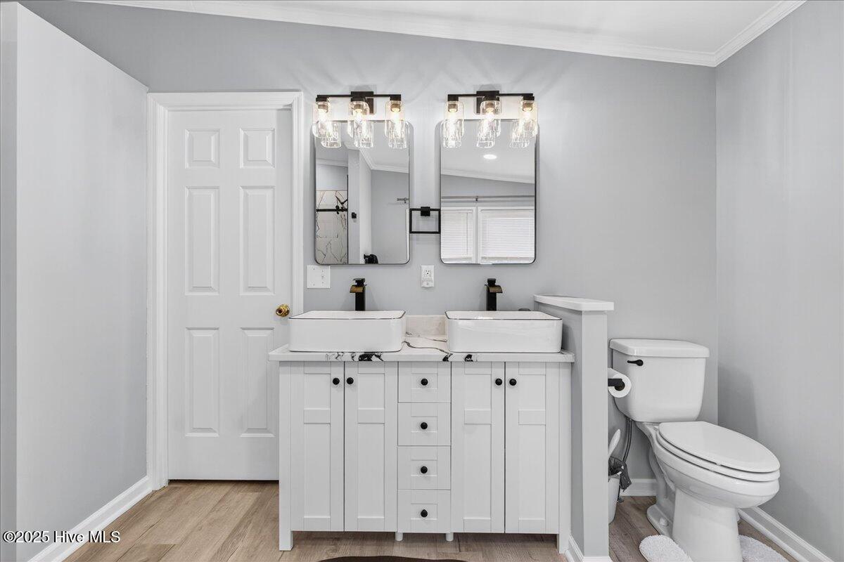 100535729 | Photo 36