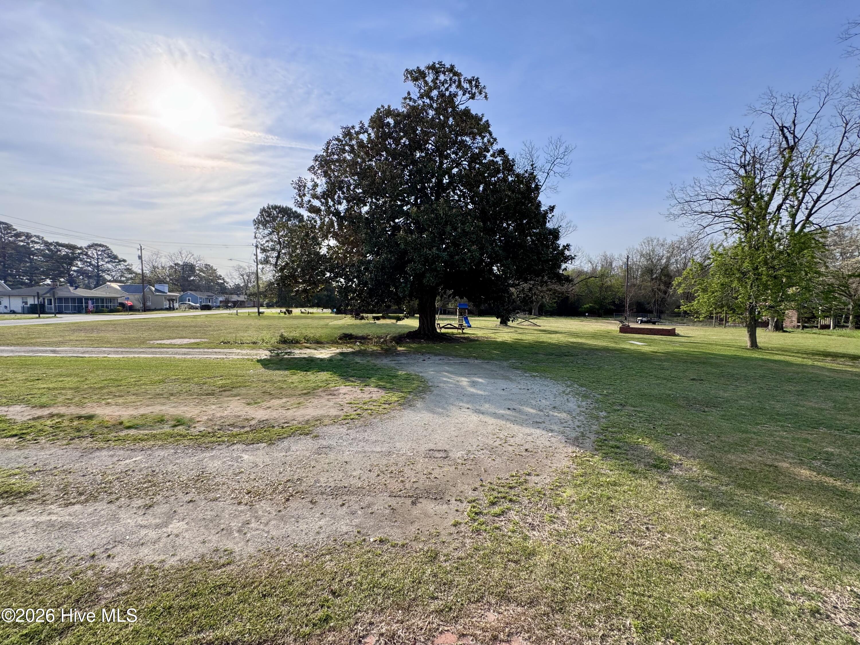 3405 Oaks 
