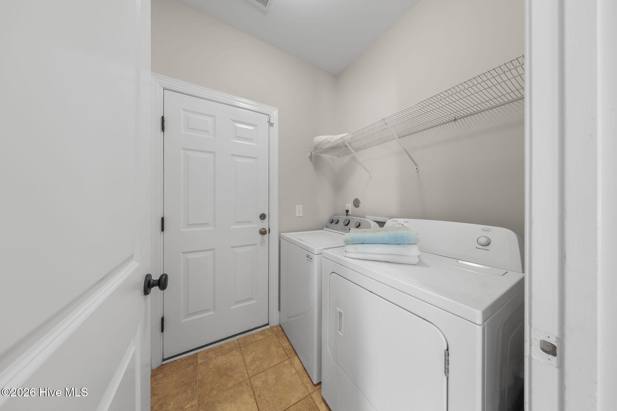 100565690 | Photo 39