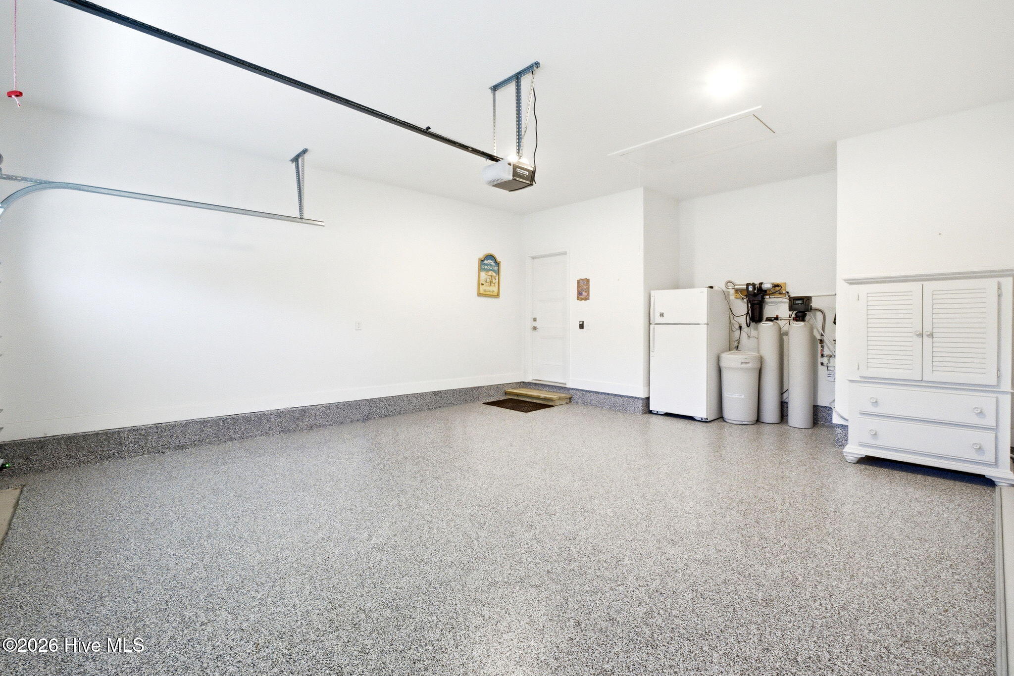 100569272 | Photo 37