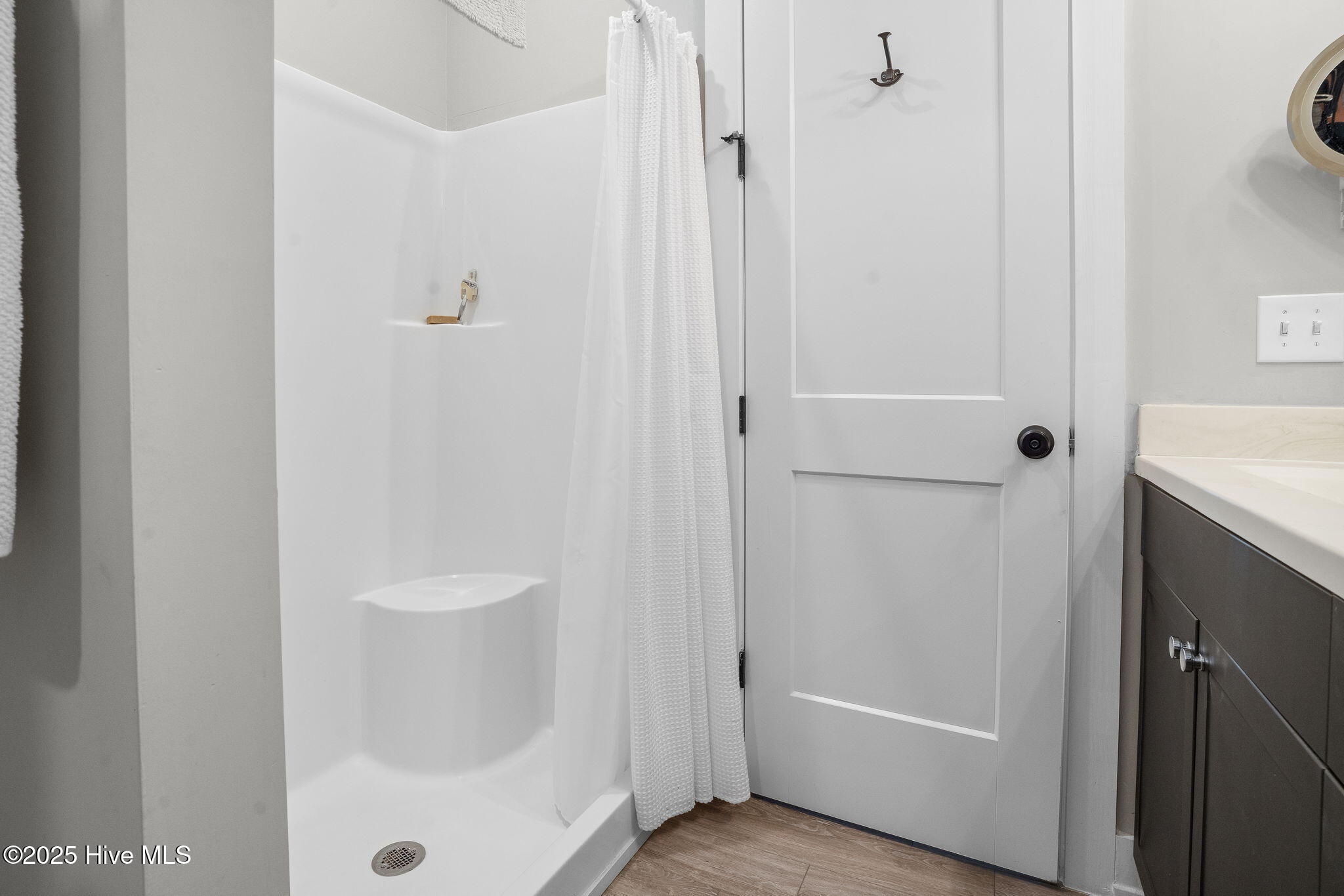 624 N 6th Street, Wilmington, NC 28401 – photo 22: Walk In Shower