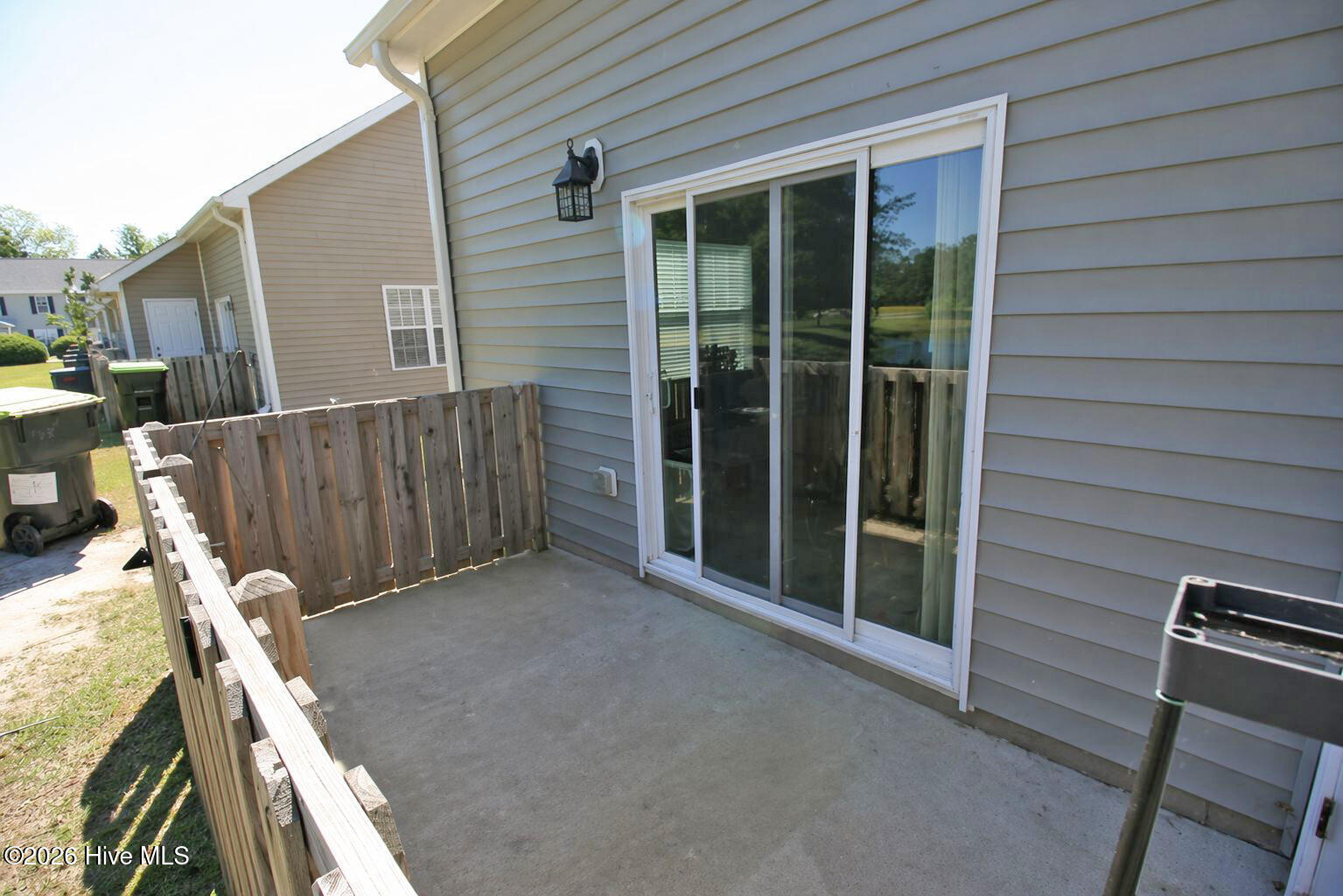 100569828 | Photo 18