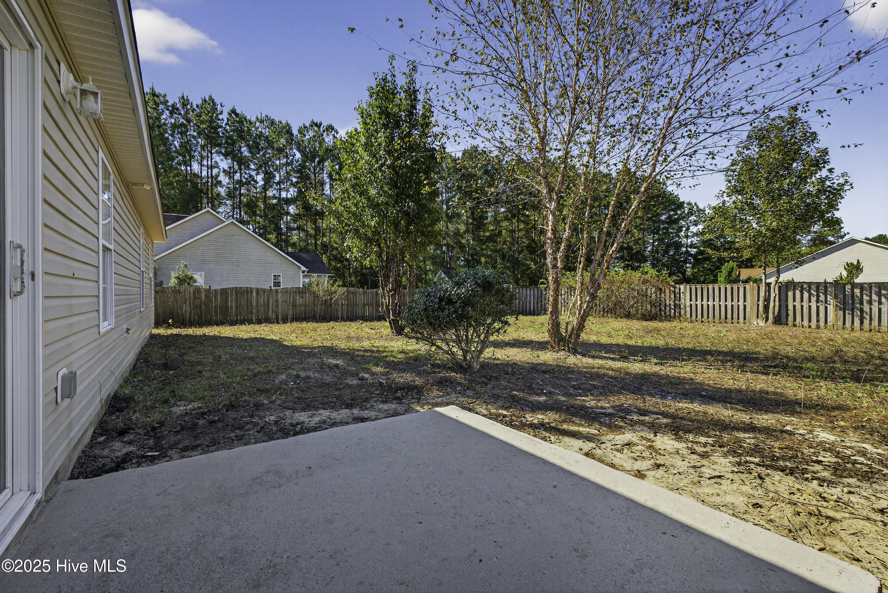 Homes for sale in Burgaw, NC | 204 Larchmont Ct, Burgaw, NC 28425 | MLS# 100537514