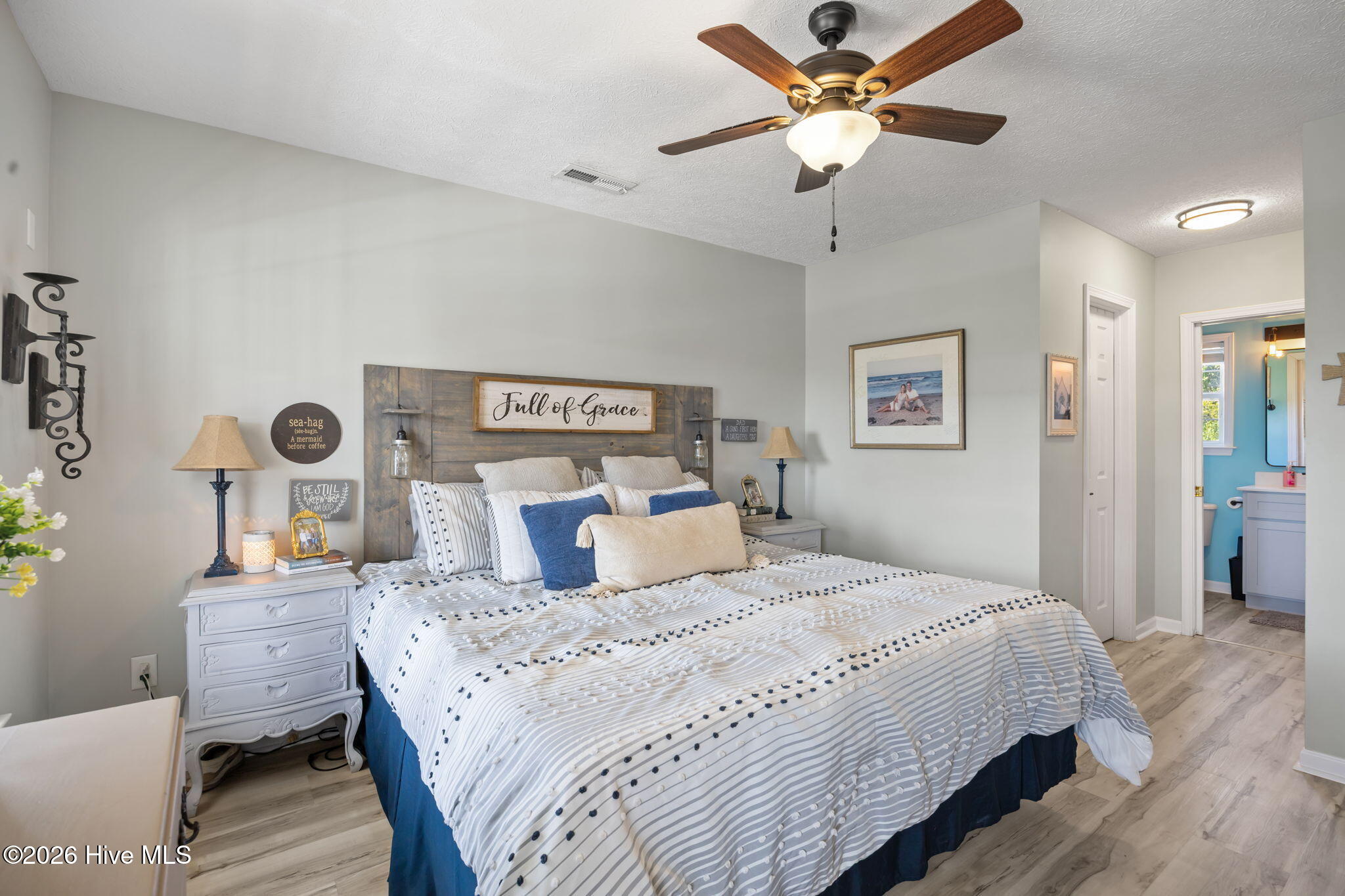 100566425 | Photo 16