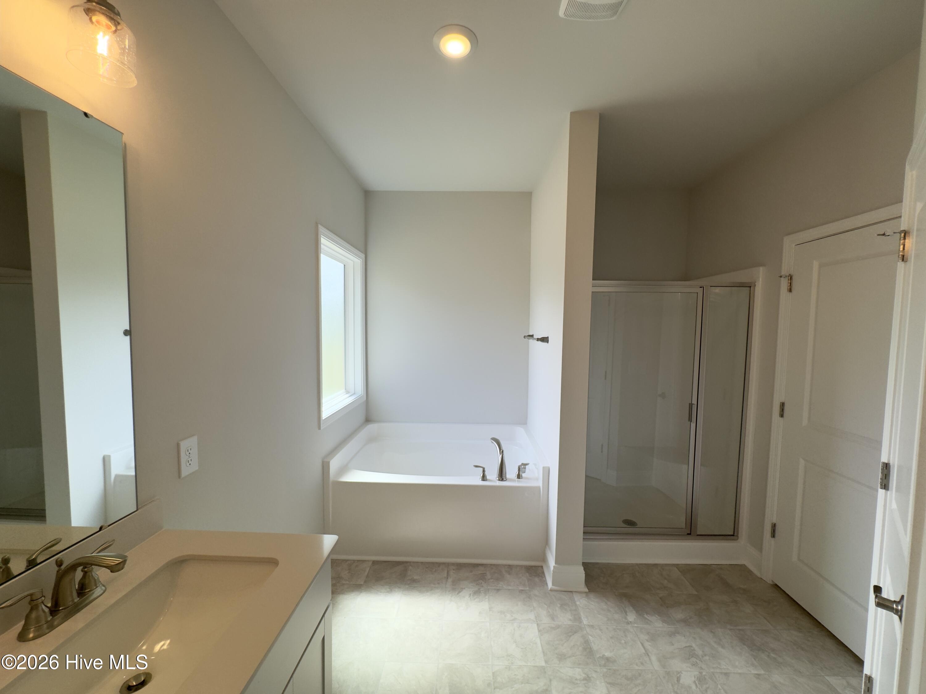 100563265 | Photo 13