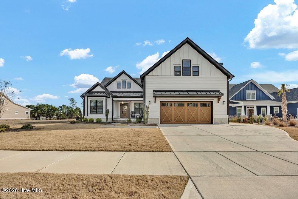 100564119 | Photo 65