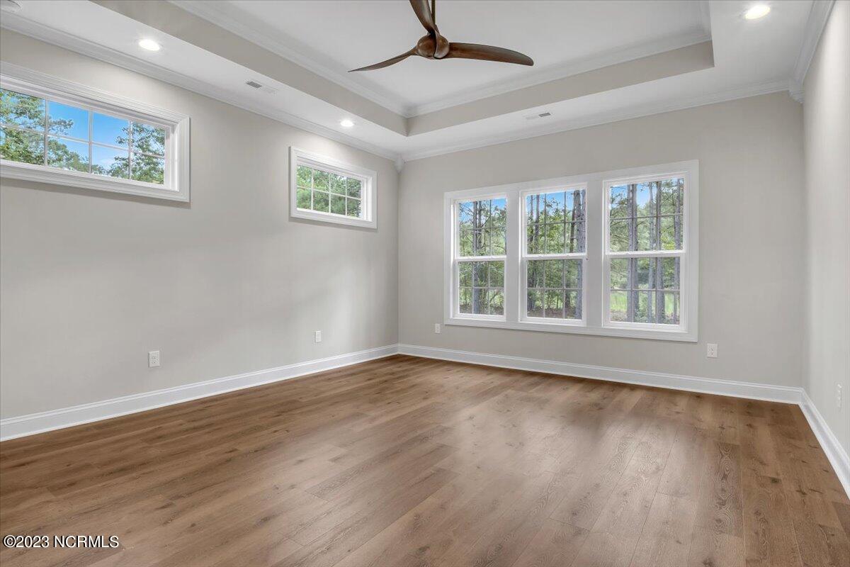 100524155 | Photo 72