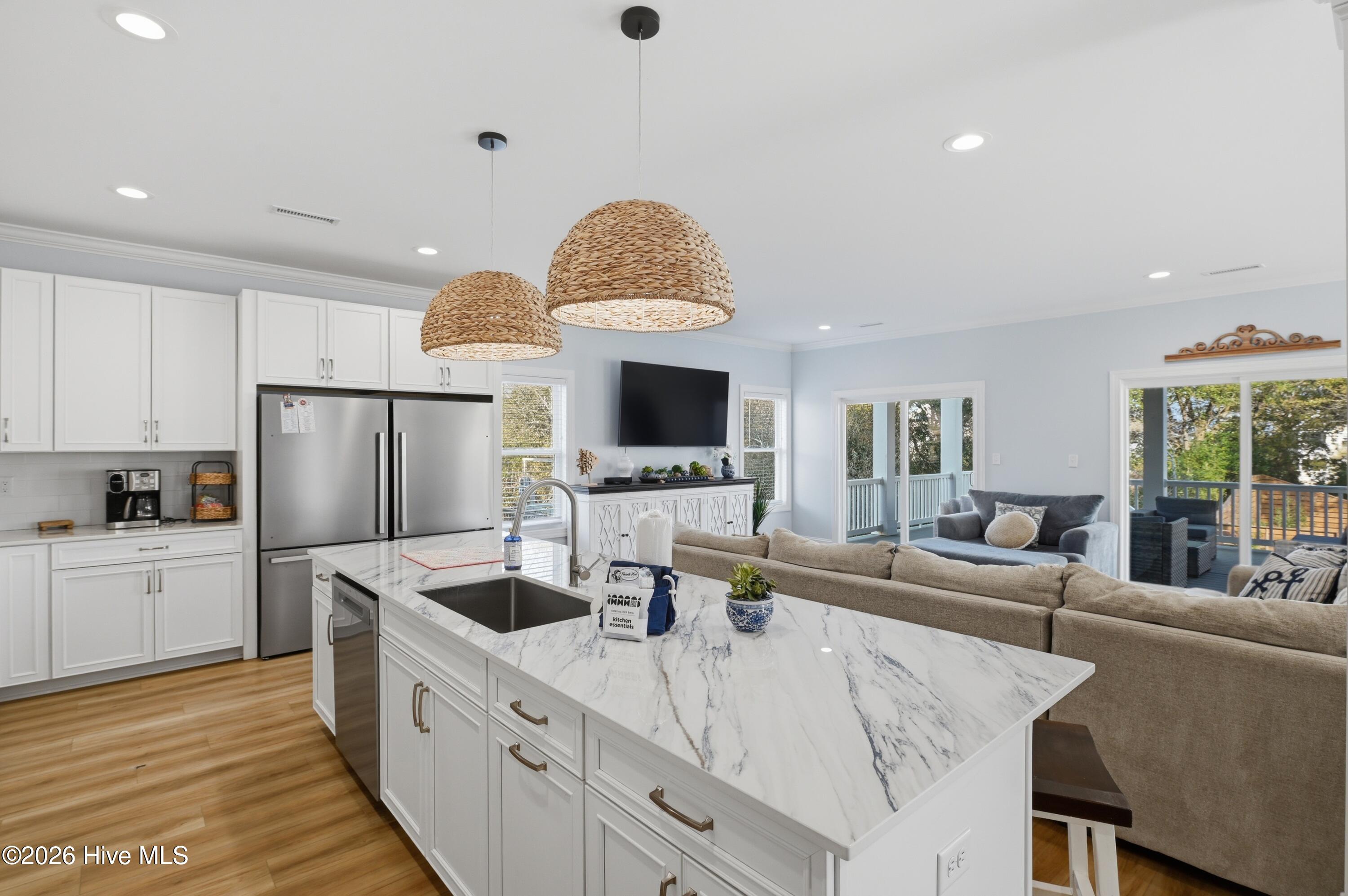 100561977 | Photo 19