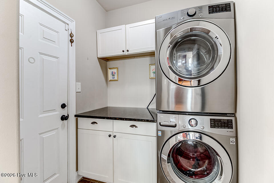 100548906 | Photo 11