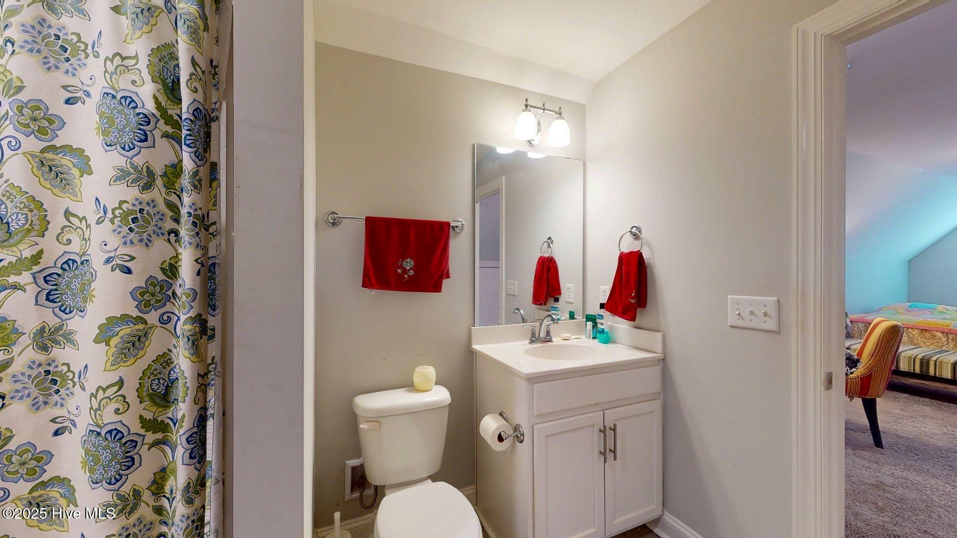 100550160 | Photo 41