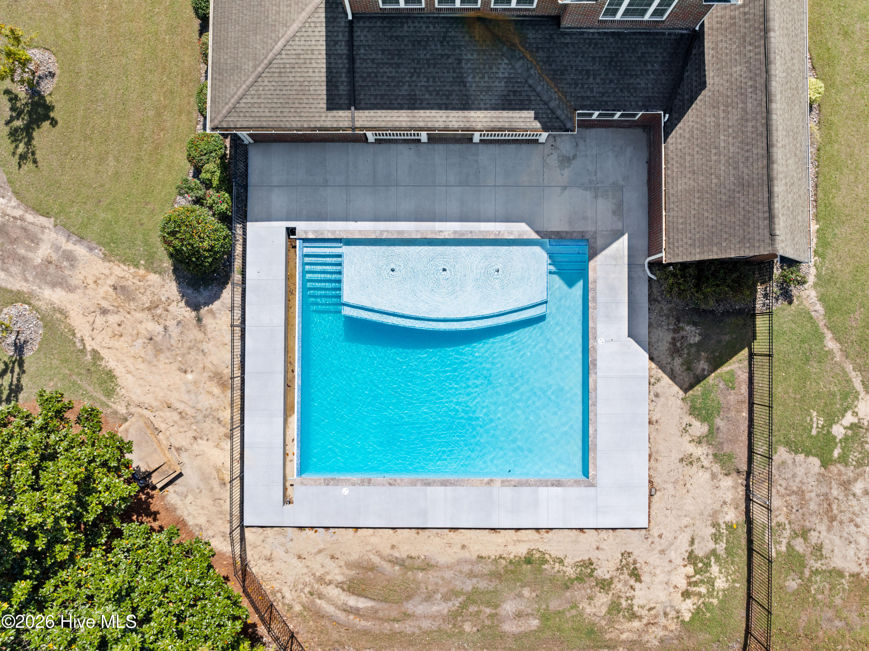 100565289 | Photo 72