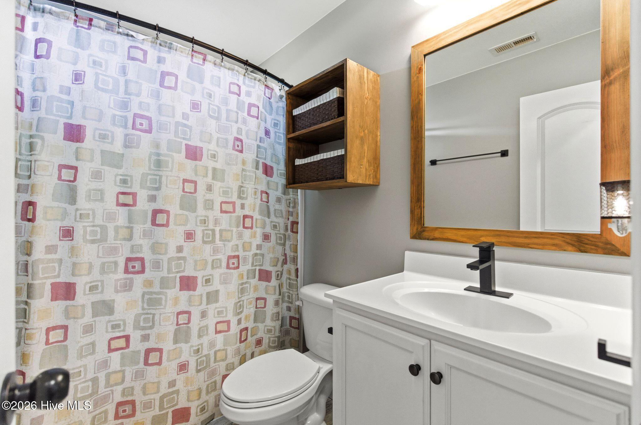 100568951 | Photo 35