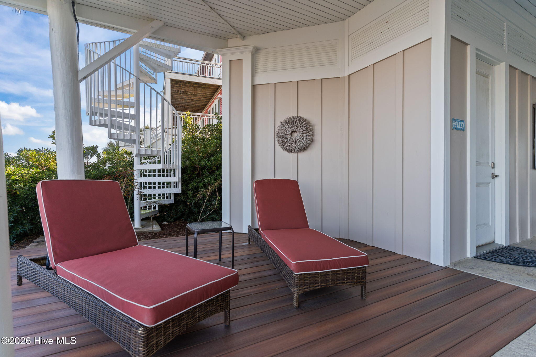 100554777 | Photo 79