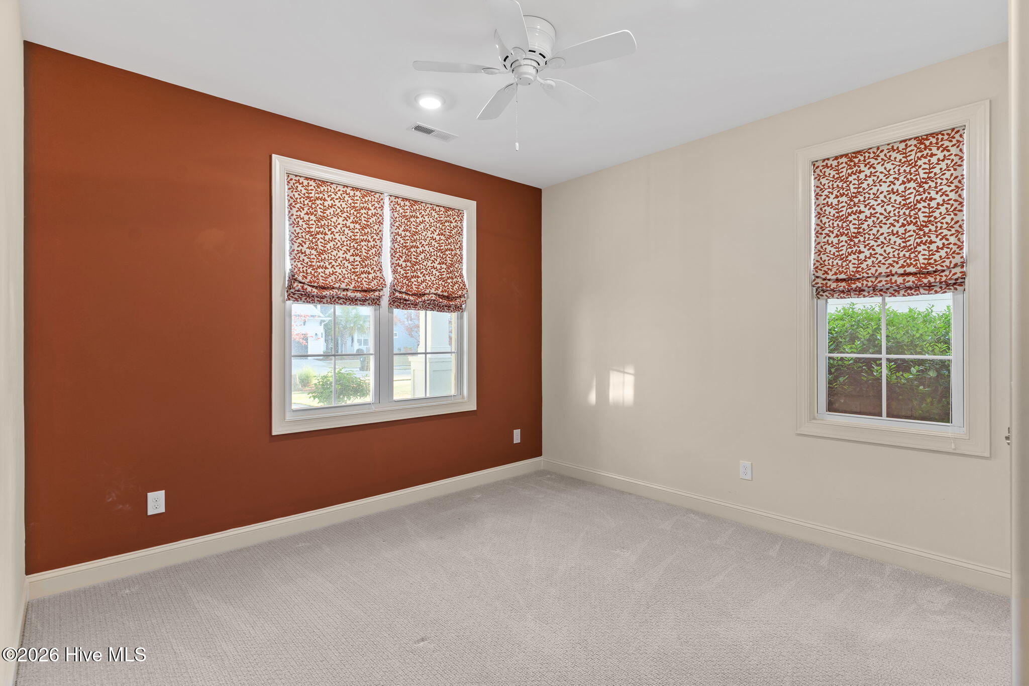 100566700 | Photo 18