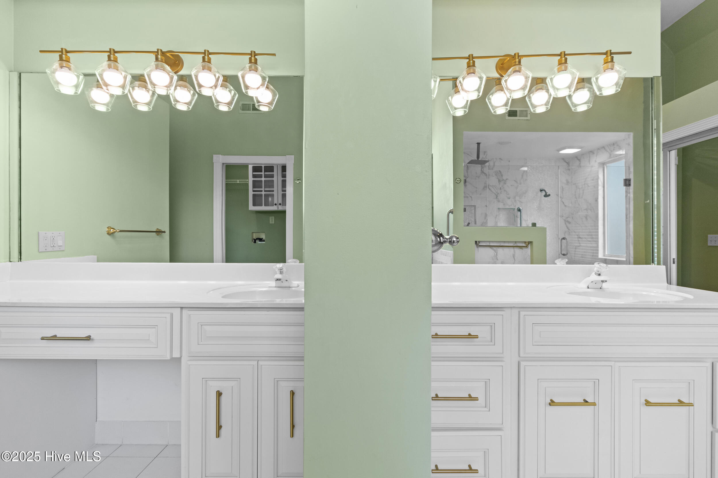 100531940 | Photo 22