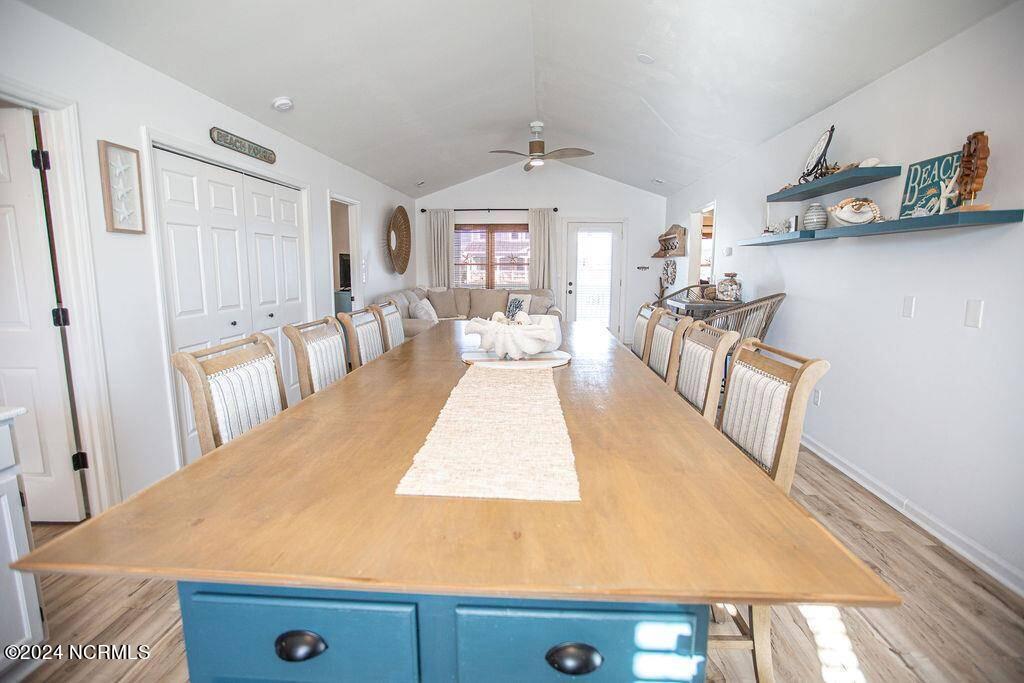 100558410 | Photo 17