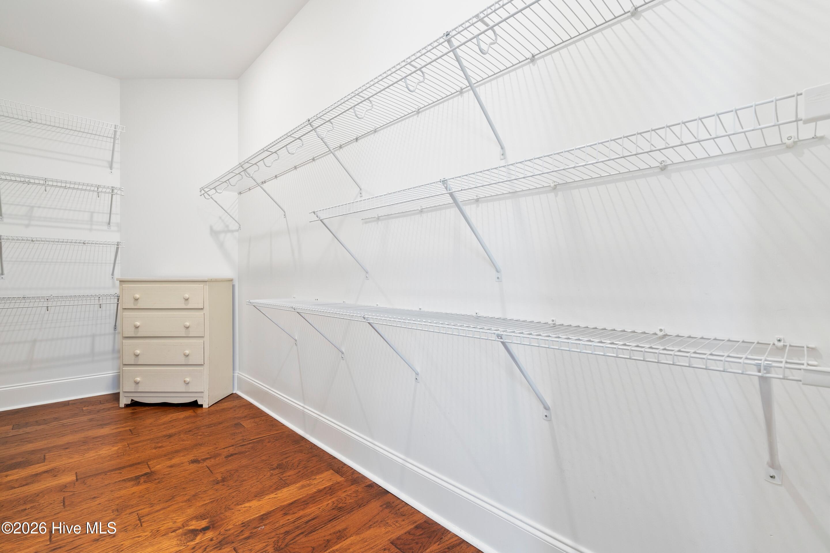 100547652 | Photo 38