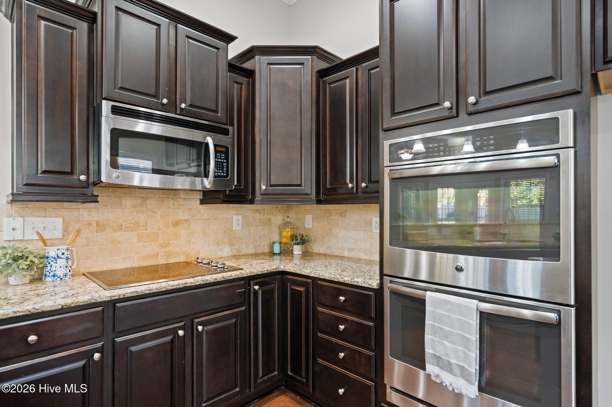 100554363 | Photo 15