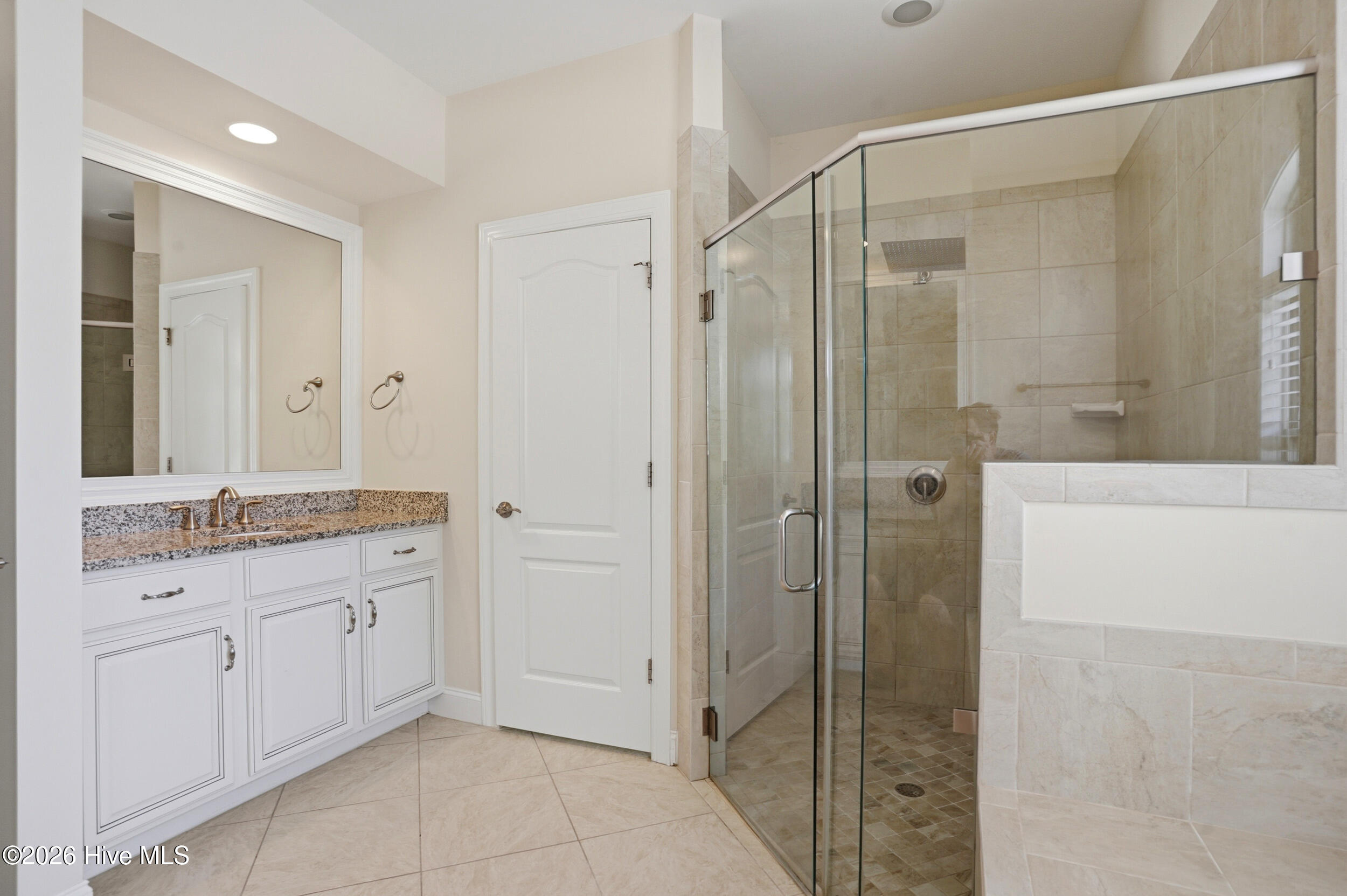 100567048 | Photo 26