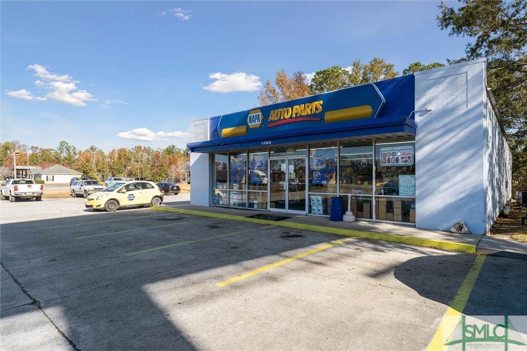 1564 Dean Forest Road, Savannah, GA, 31408