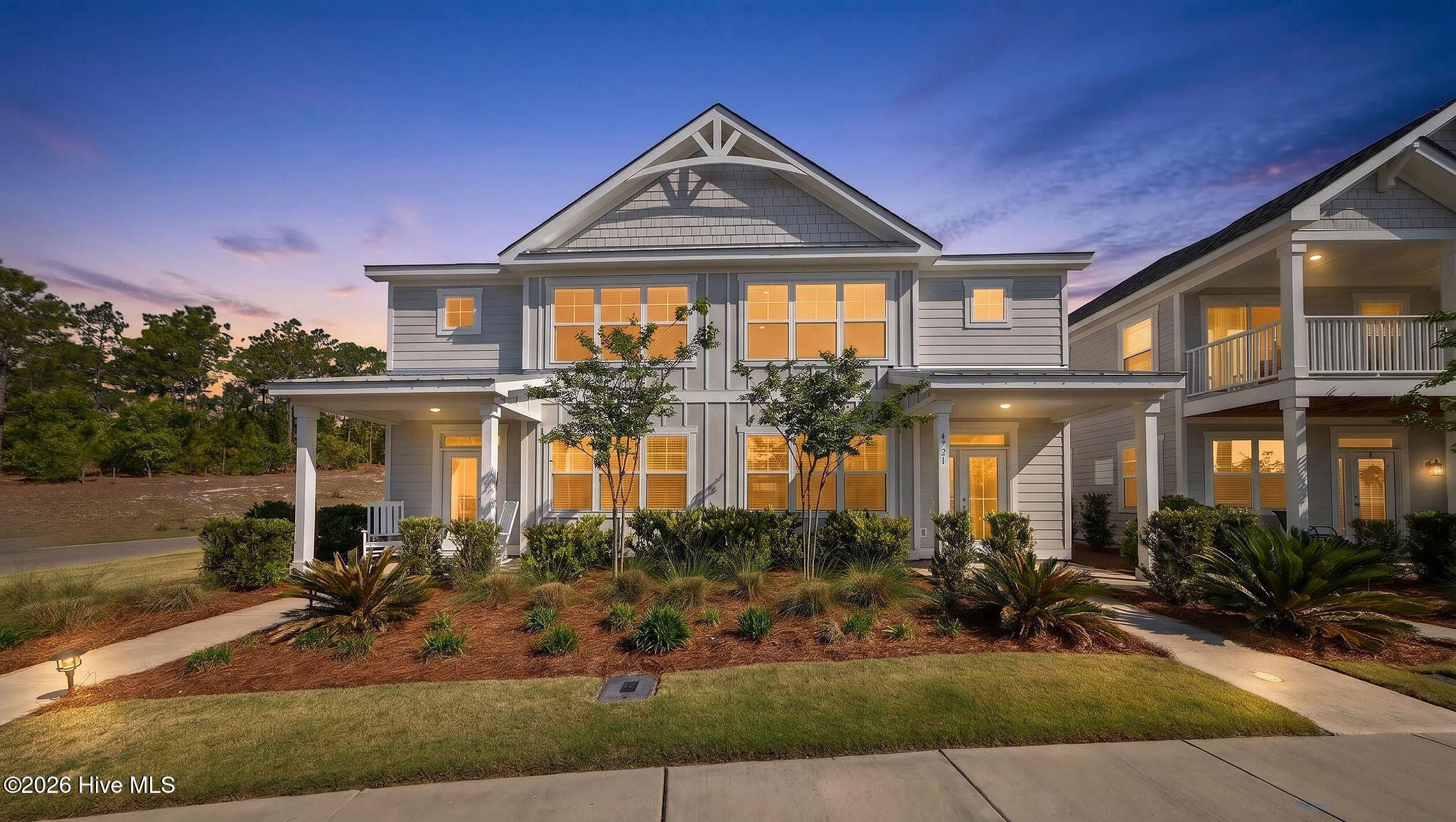 100569127 | Photo 81