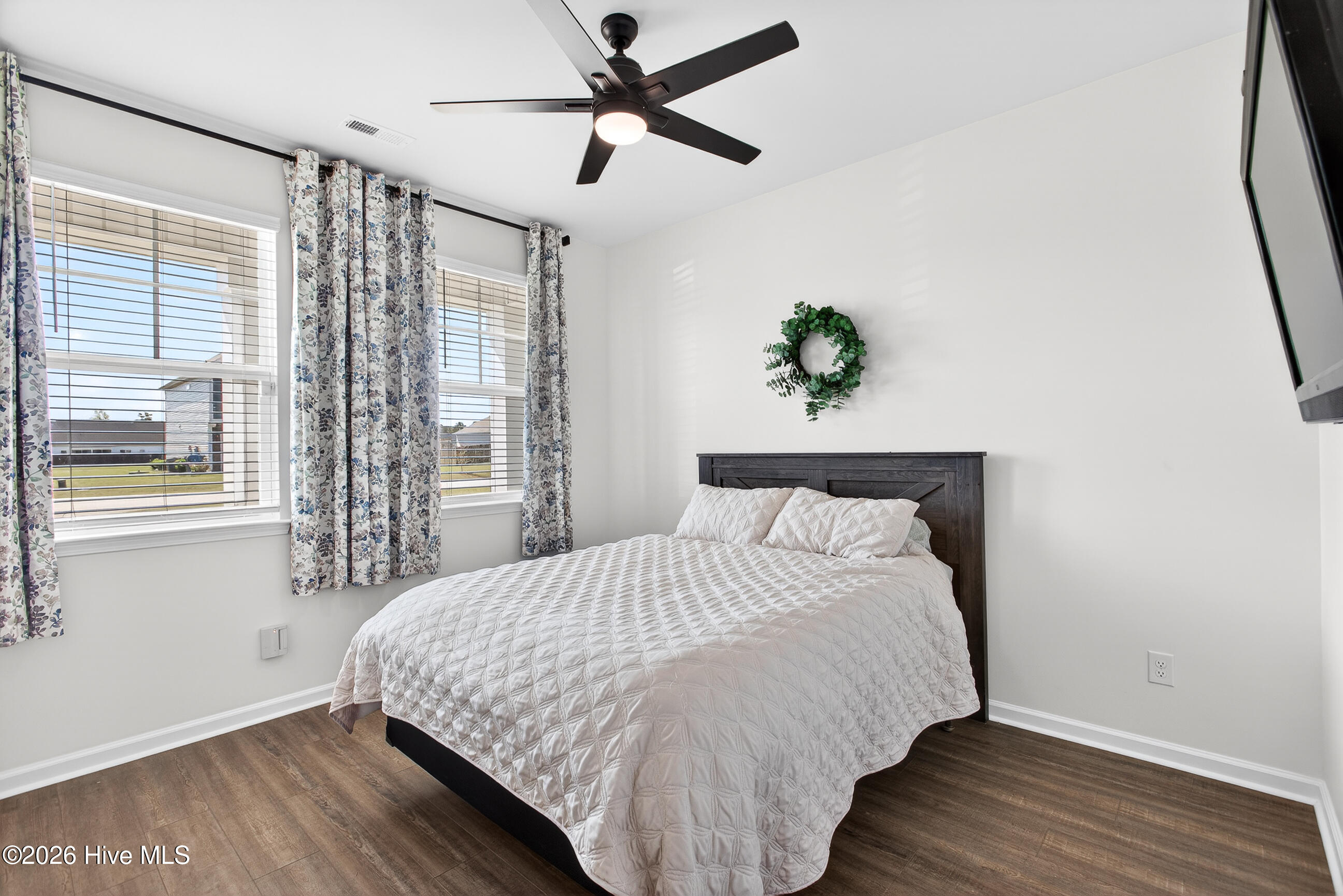 100565629 | Photo 21