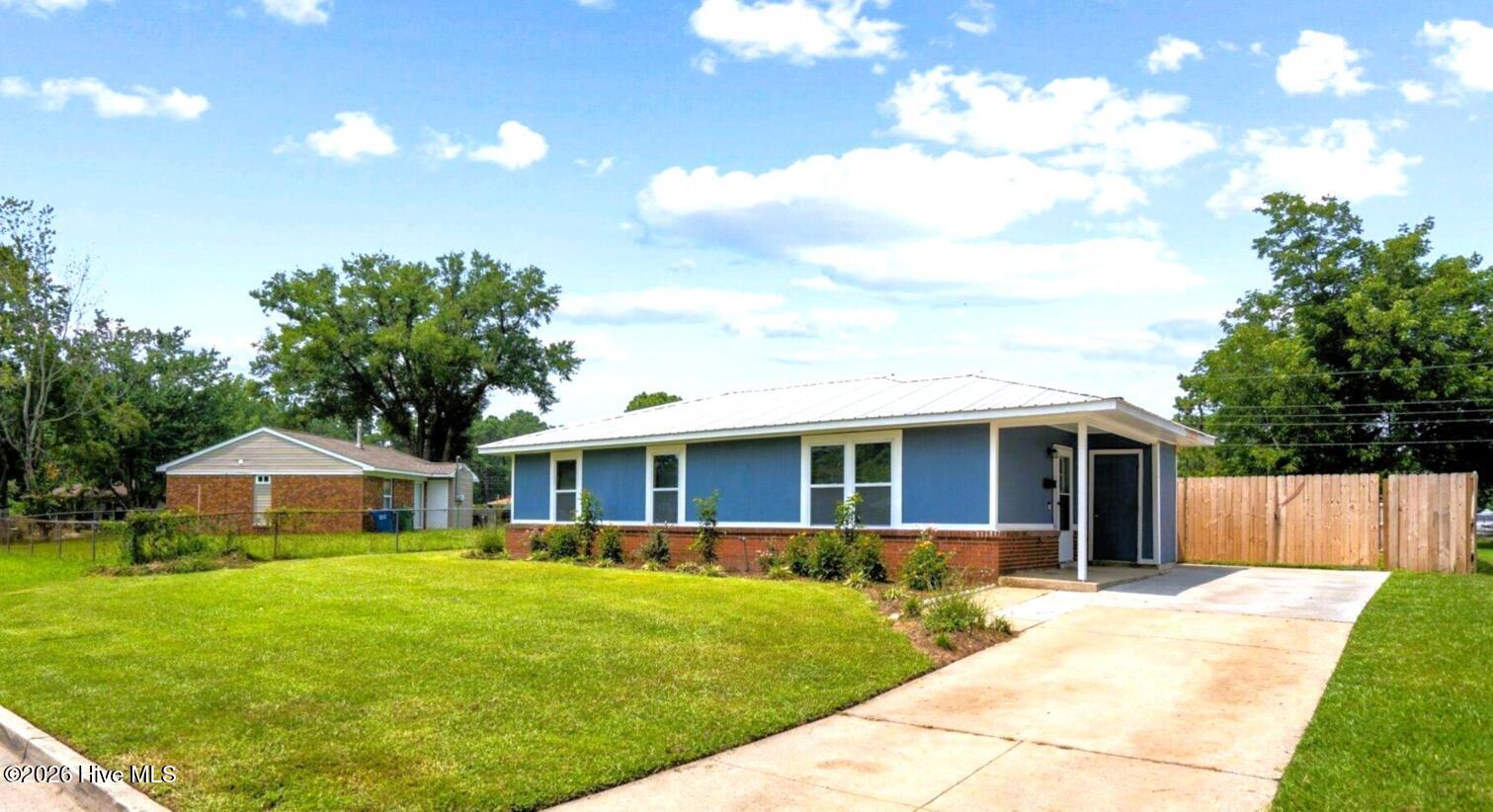 100564401 | Photo 28