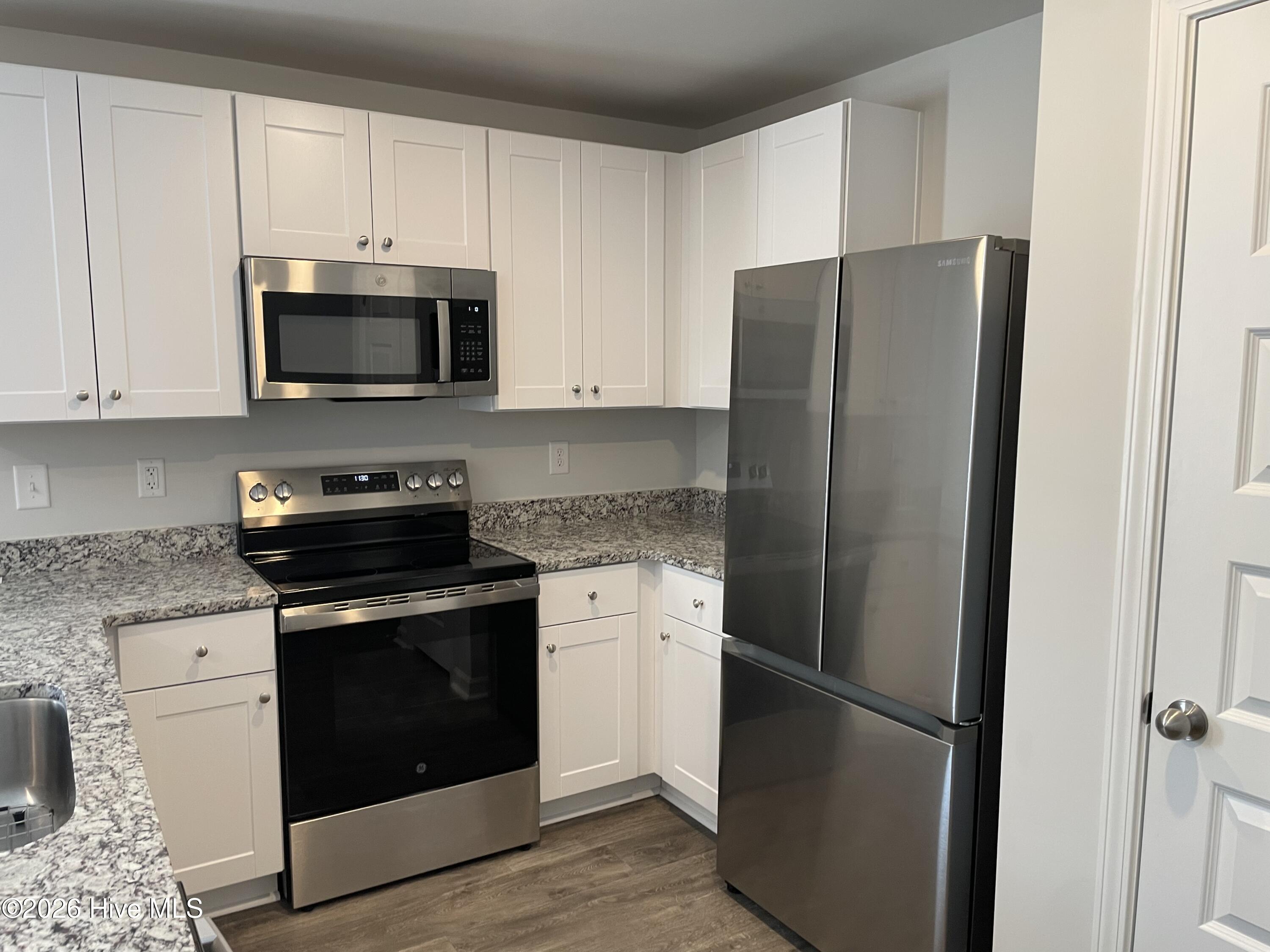 100560586 | Photo 10