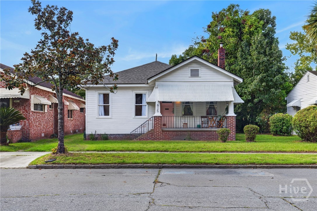 Photo 1 of Single family home for sale at 825 E 34th Street, Savannah, GA 31401 | MLS# SA363575 | Listing updated on 2026-10-01
