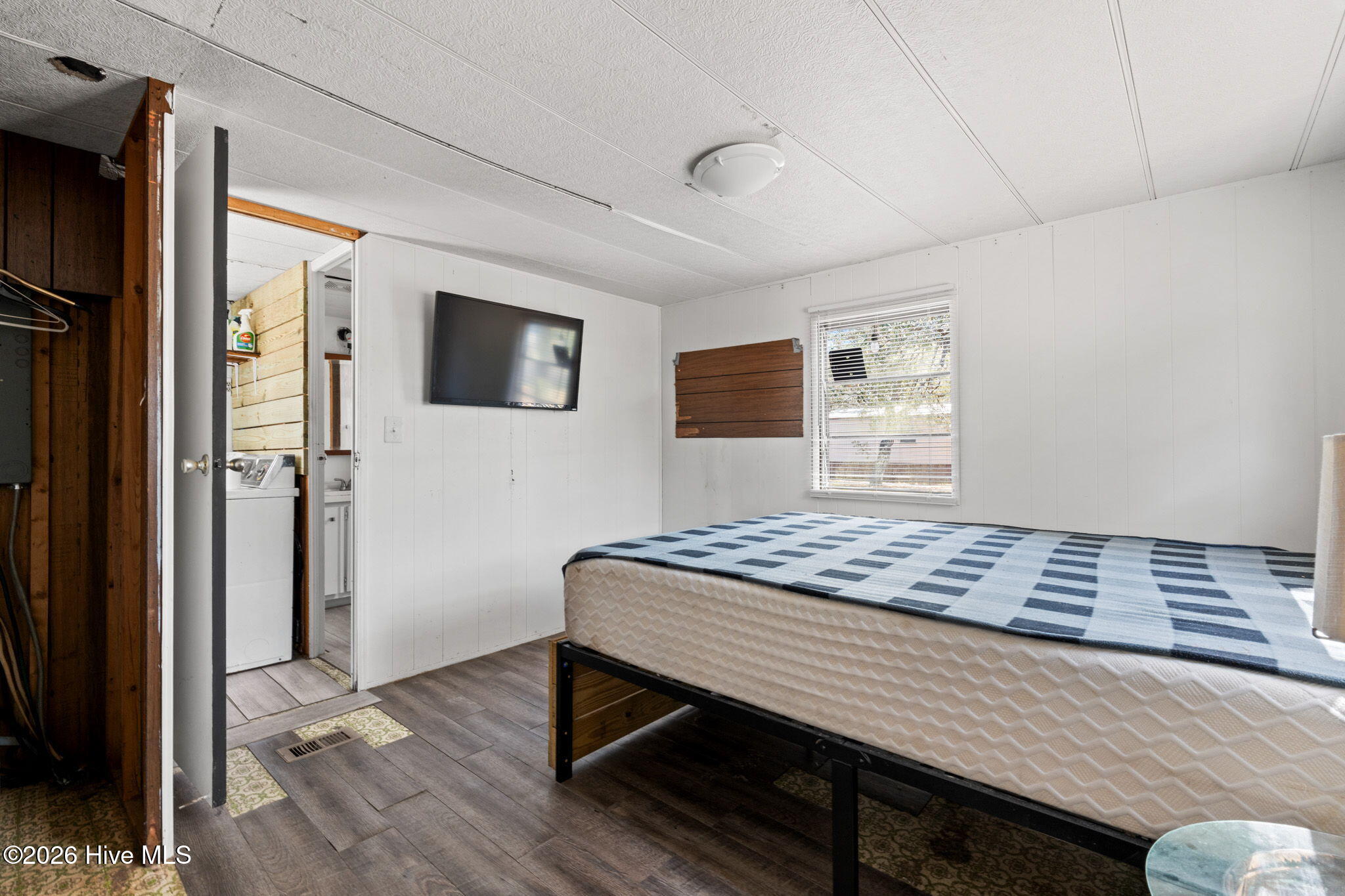 100564786 | Photo 10