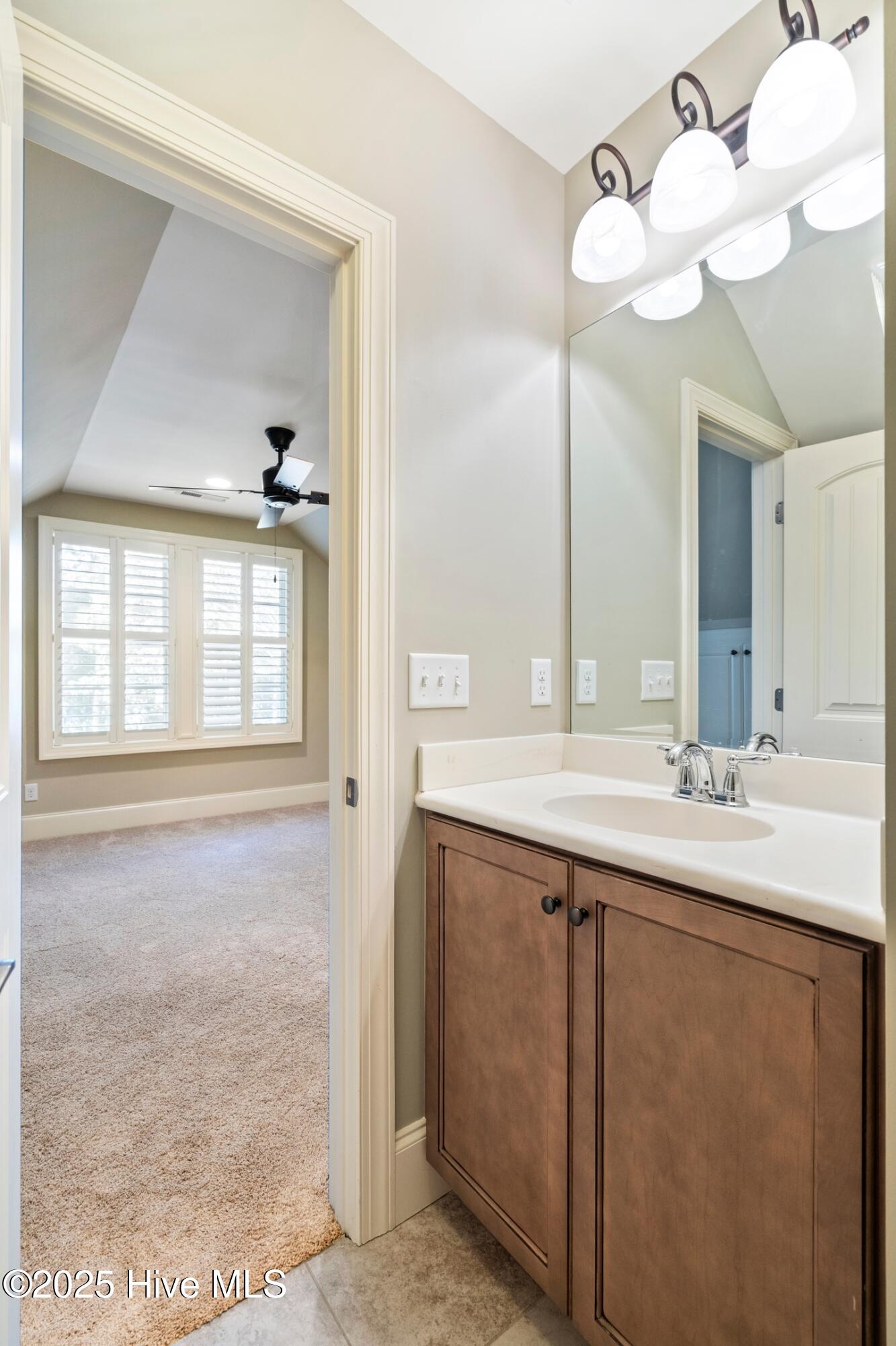 100537551 | Photo 45