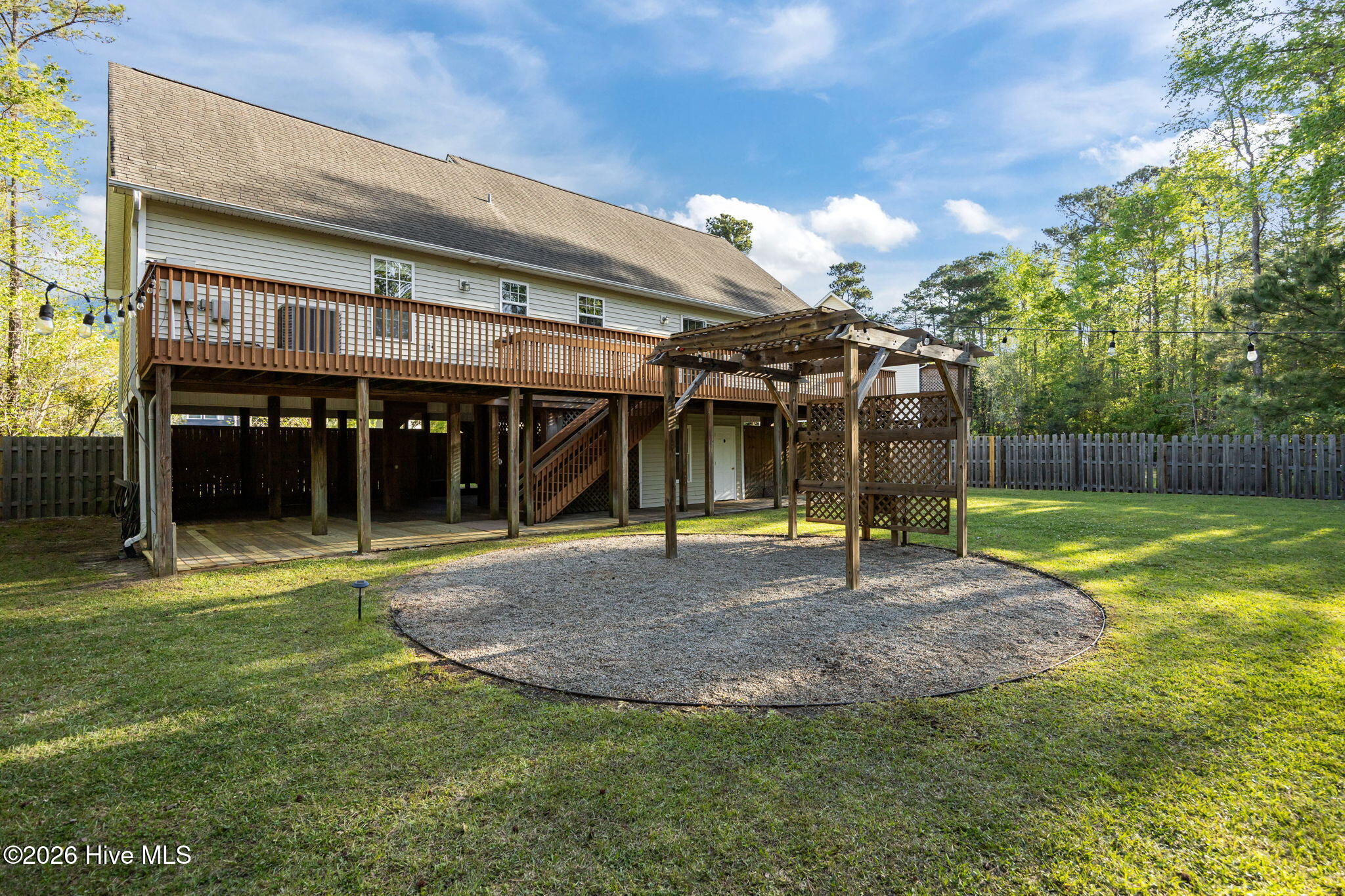 100564597 | Photo 44