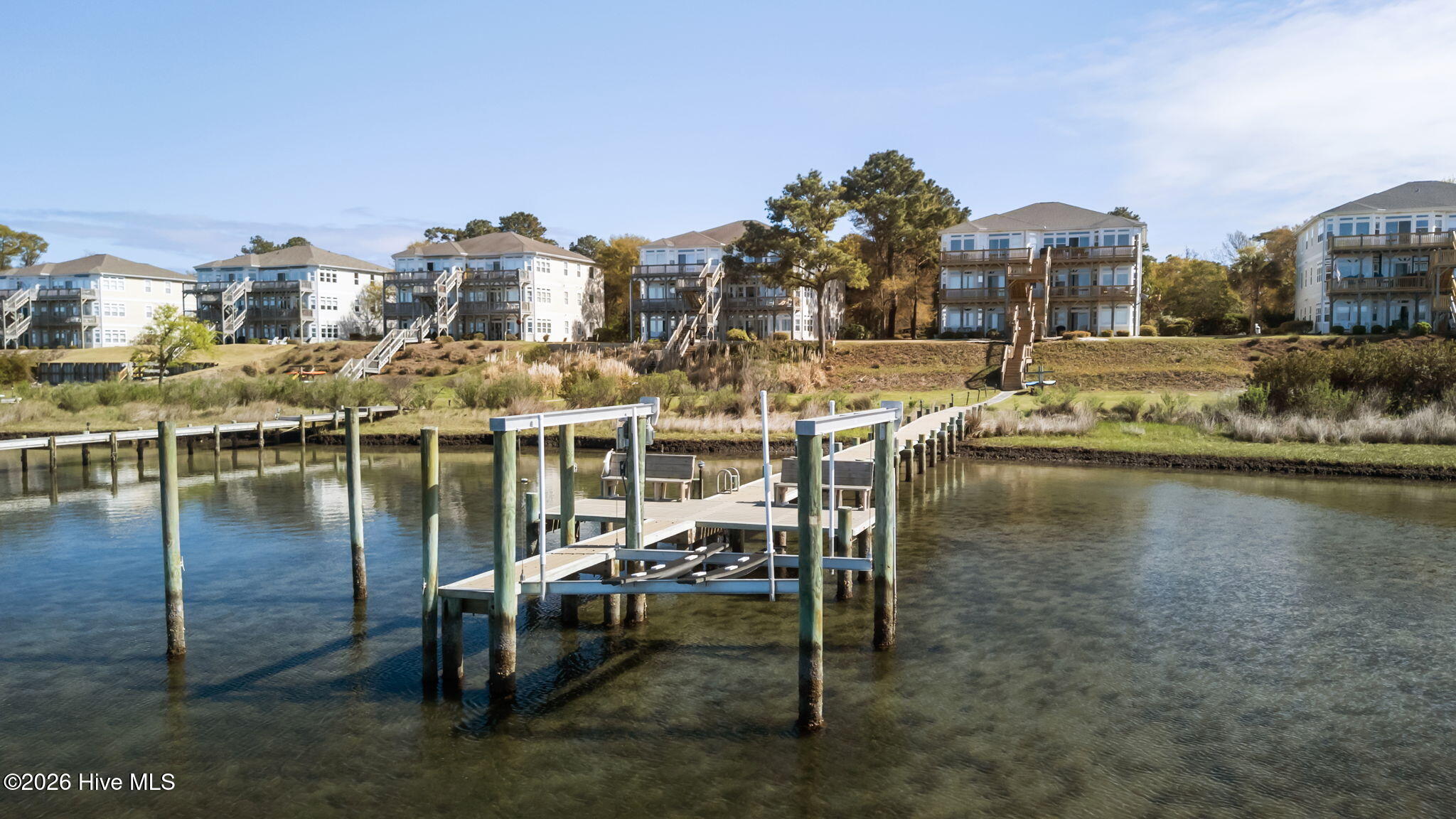 100565835 | Photo 44