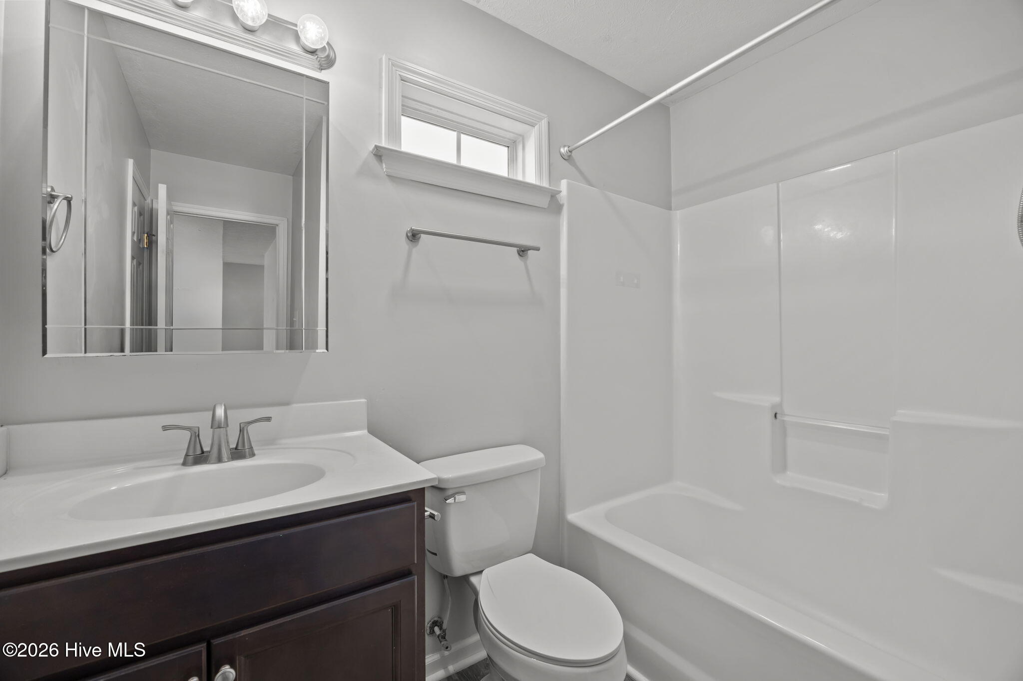 100549843 | Photo 26