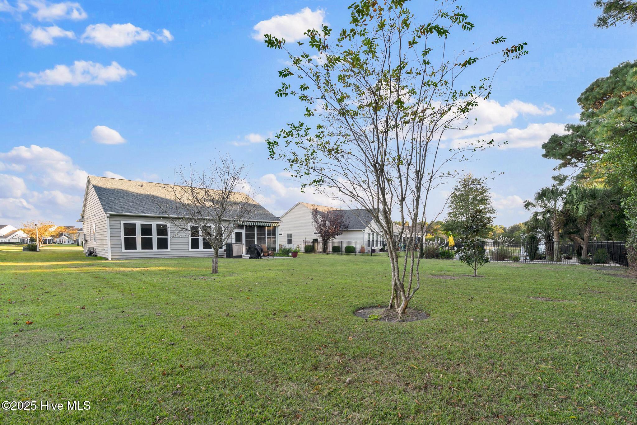 100540290 | Photo 30