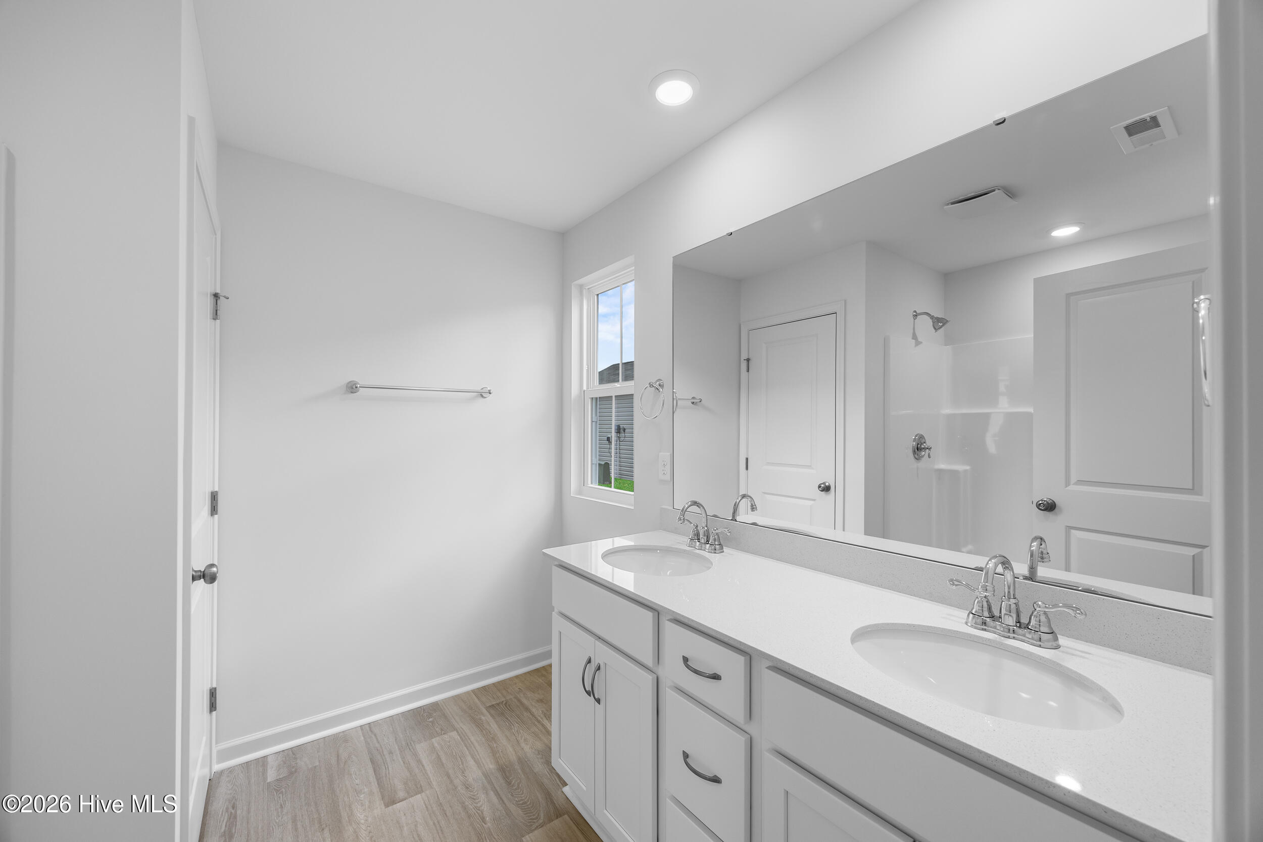 100546922 | Photo 13