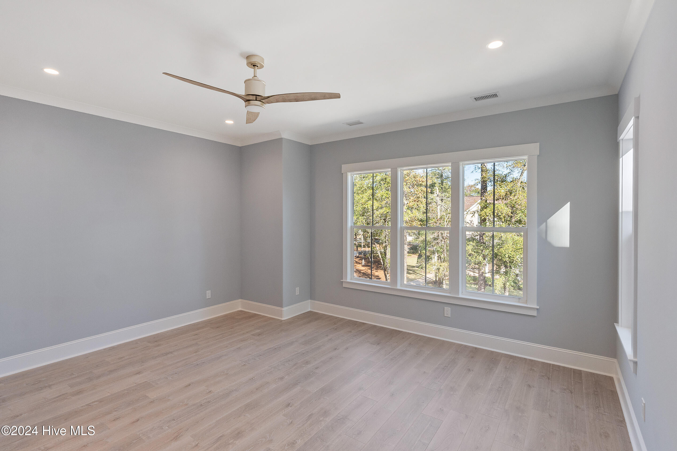 100451918 | Photo 22