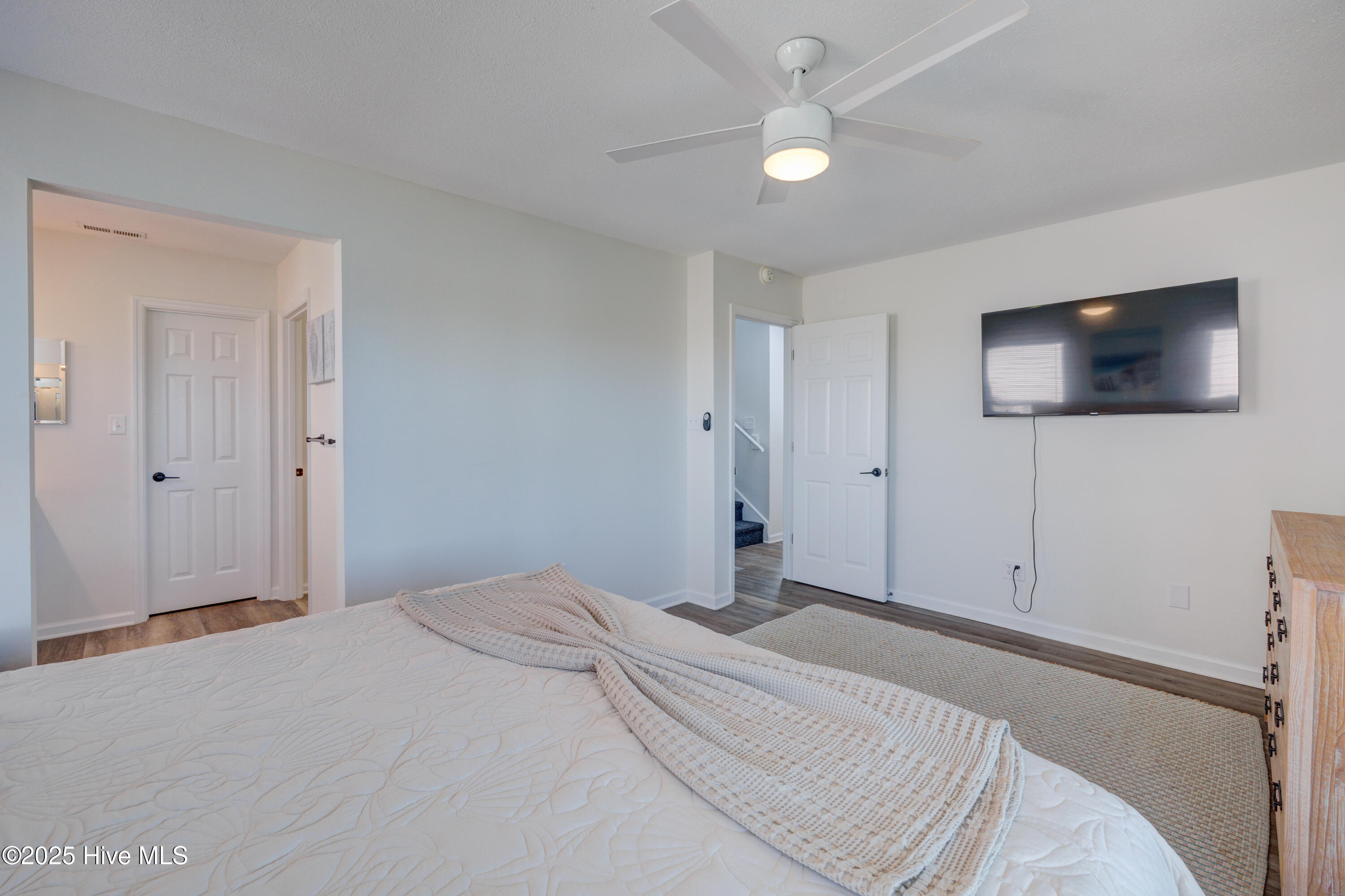 100527842 | Photo 21